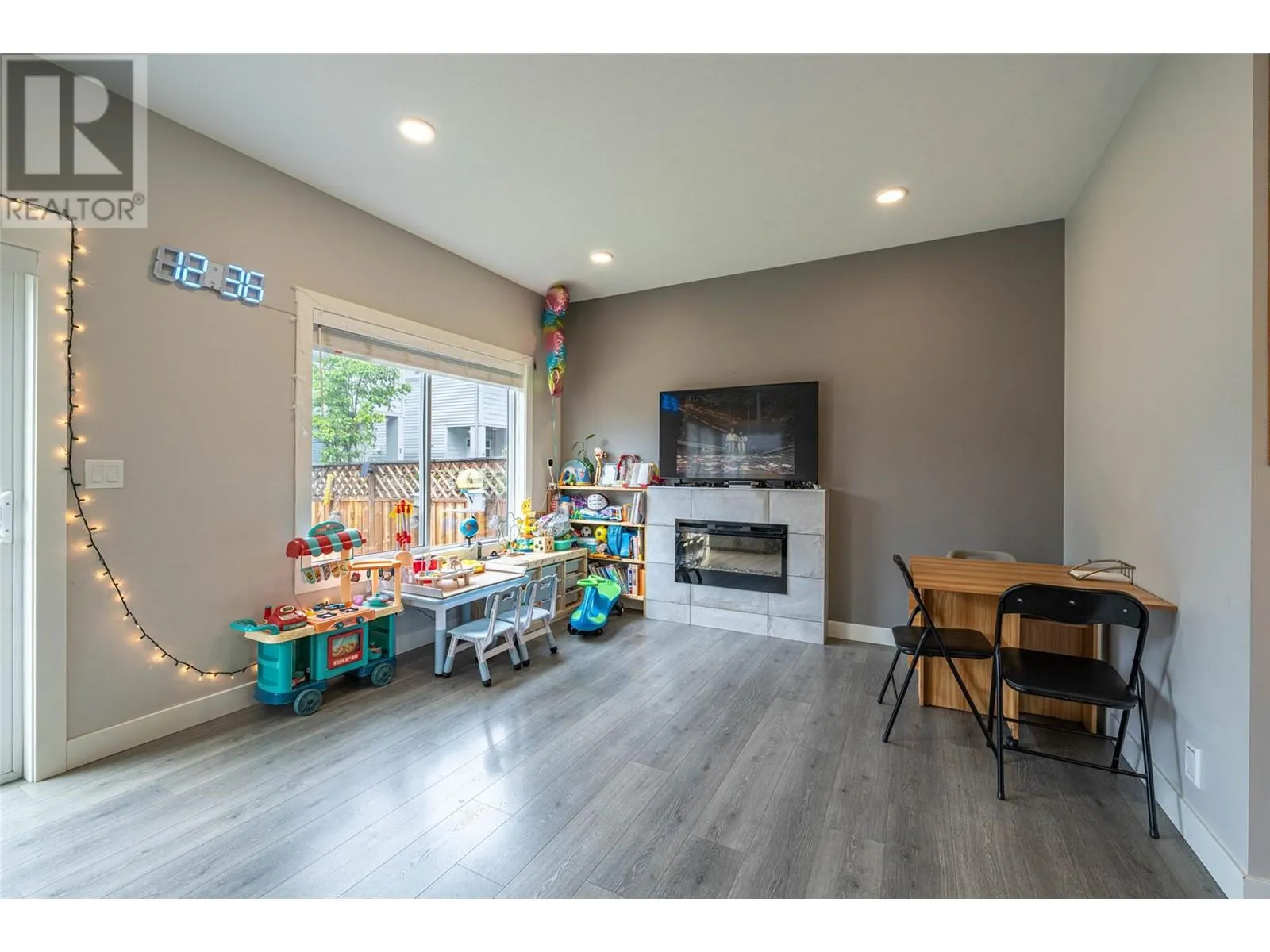 2802 40 Street Unit# 1