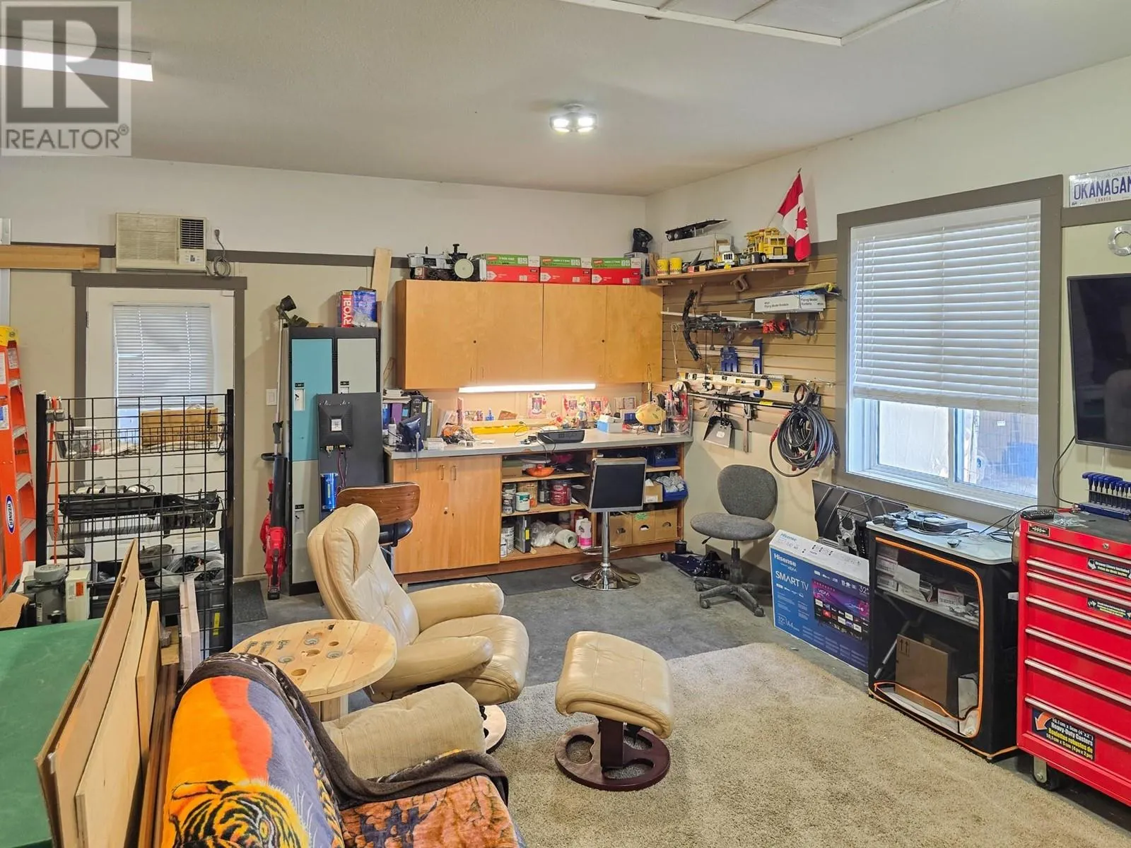 5809 Canary Drive