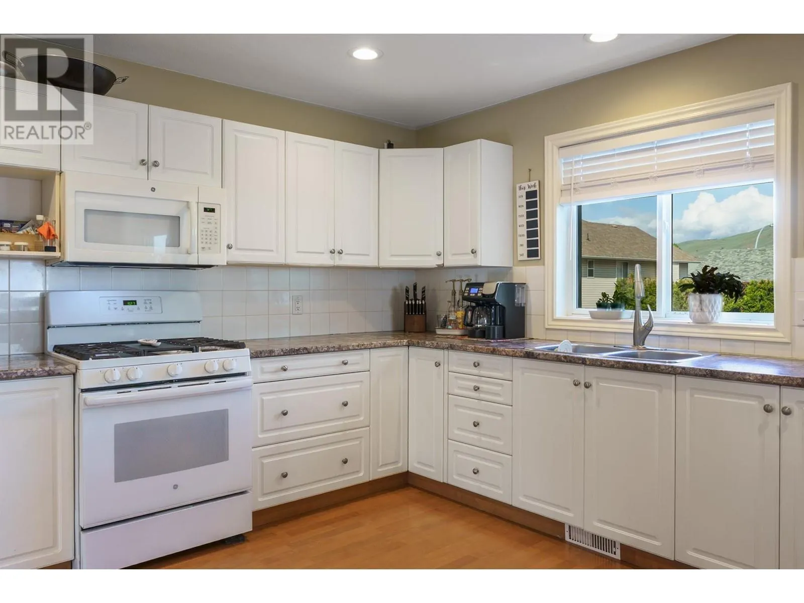 5809 Canary Drive