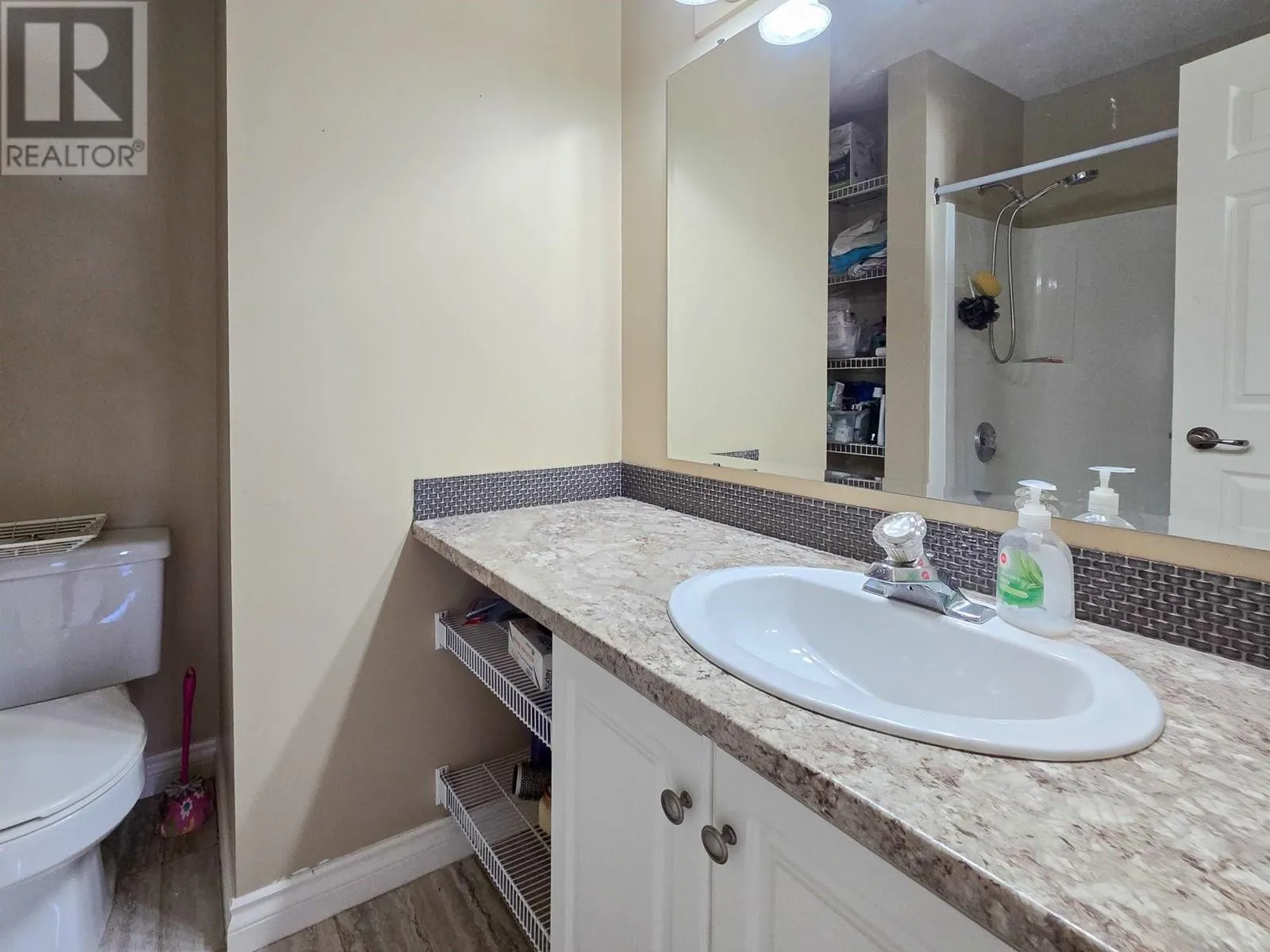 5809 Canary Drive