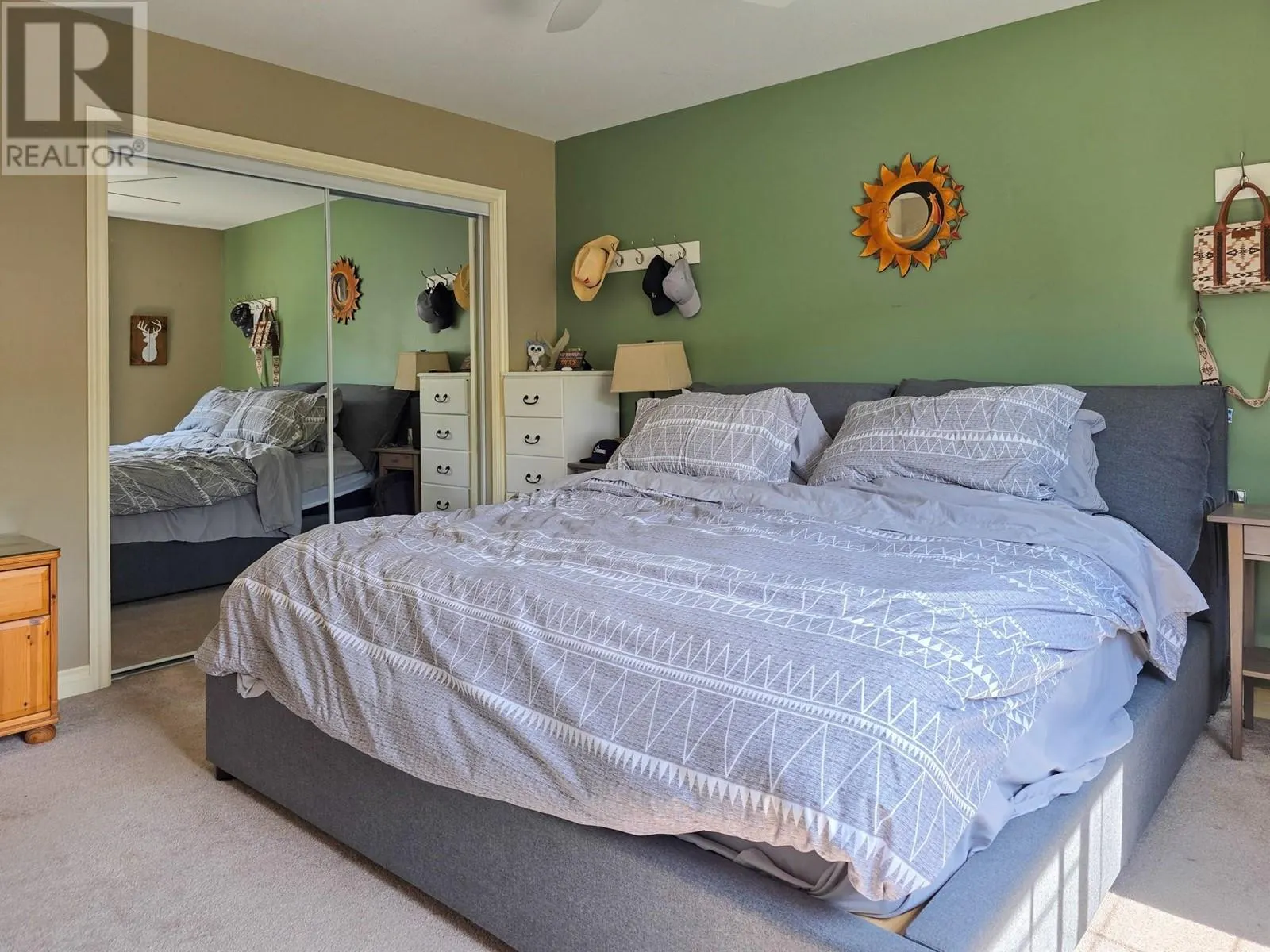 5809 Canary Drive