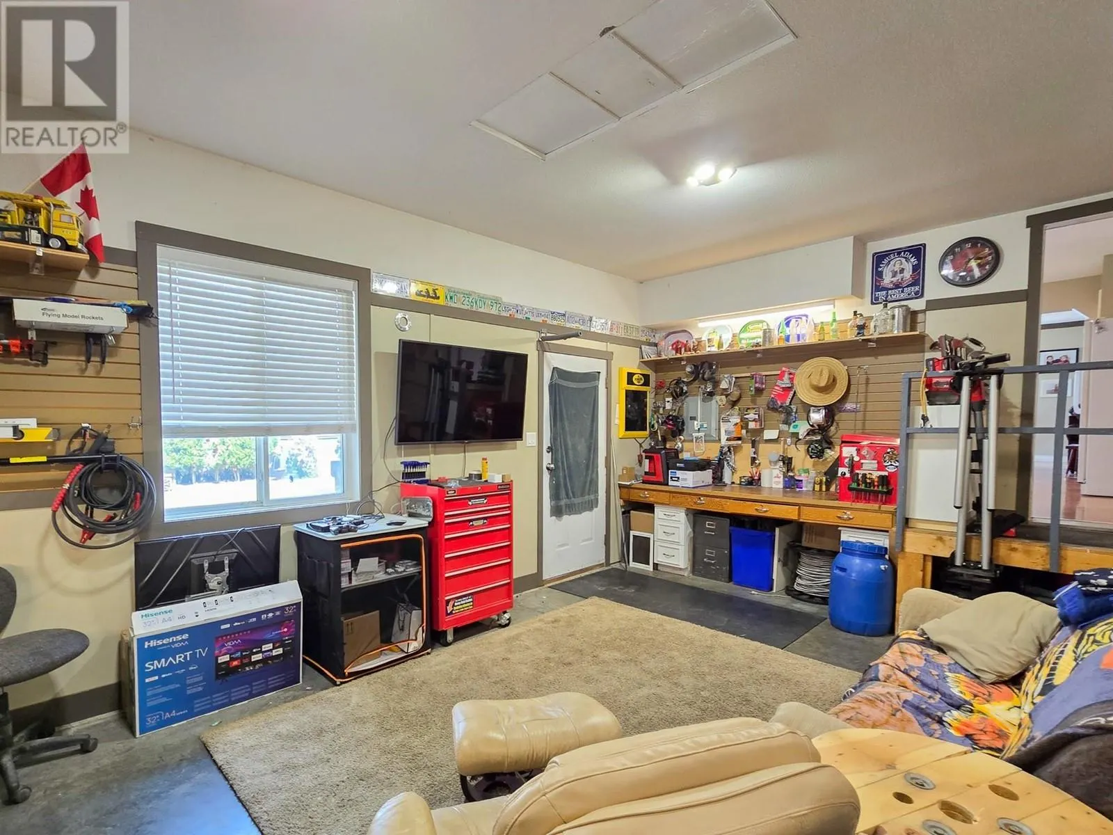 5809 Canary Drive