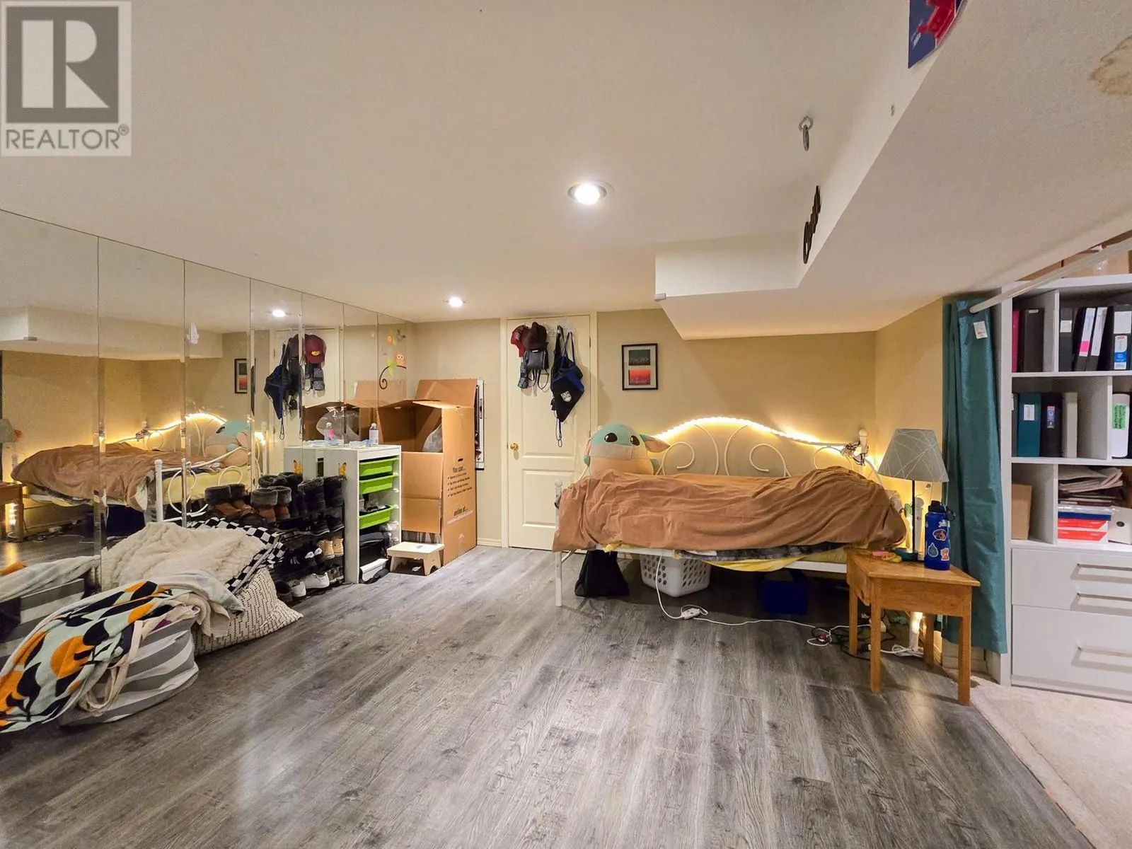 5809 Canary Drive