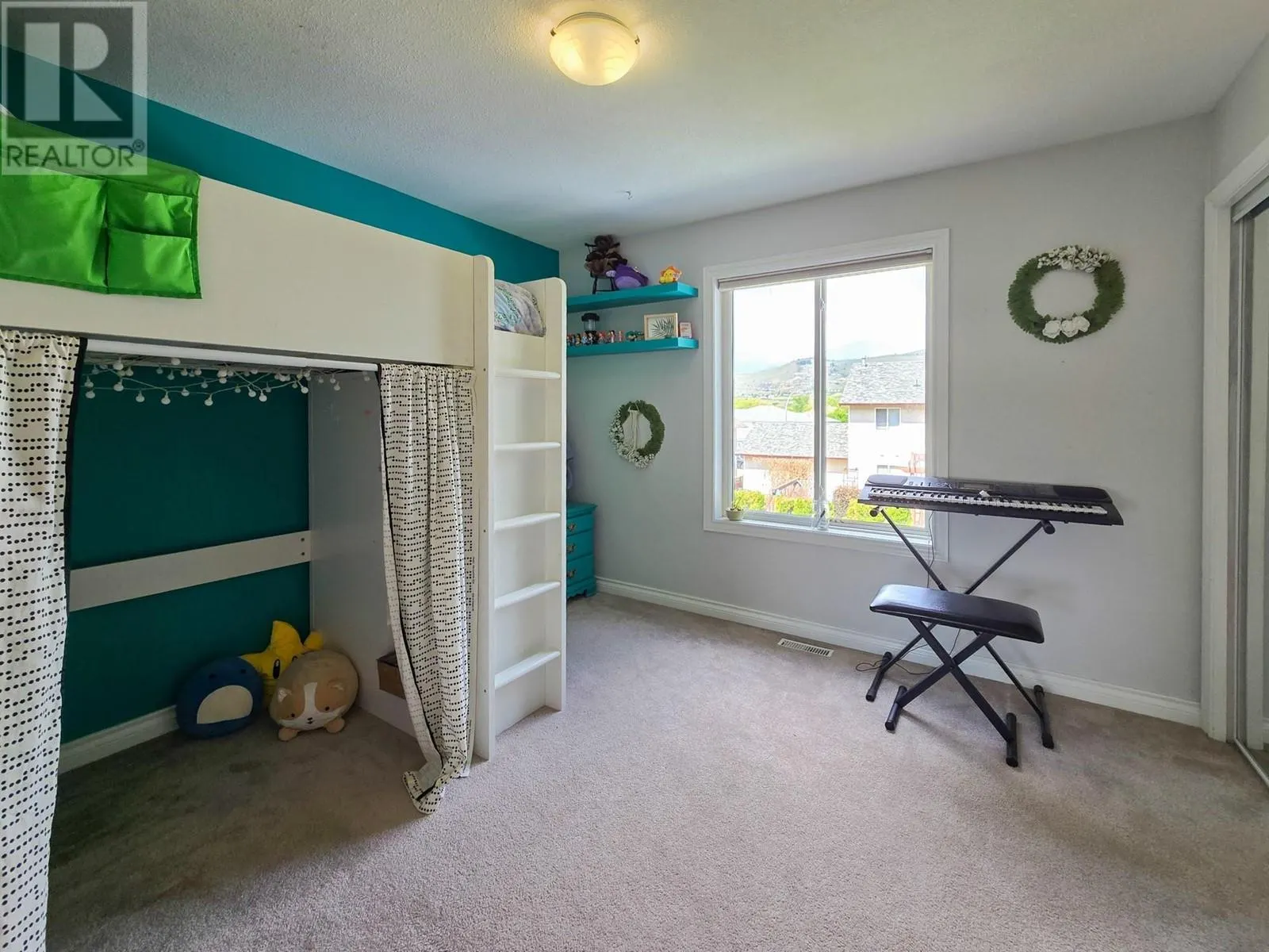 5809 Canary Drive