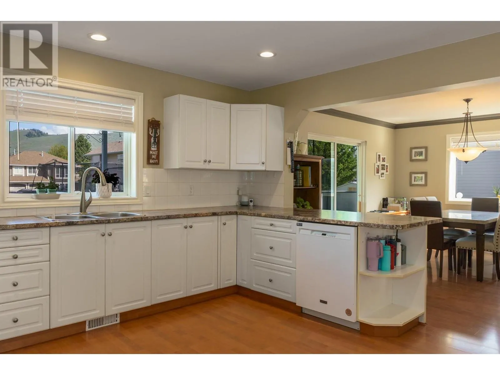 5809 Canary Drive