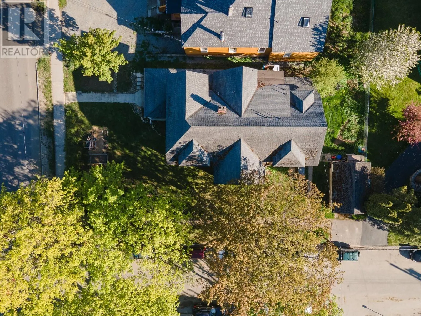 1004 STANLEY Street