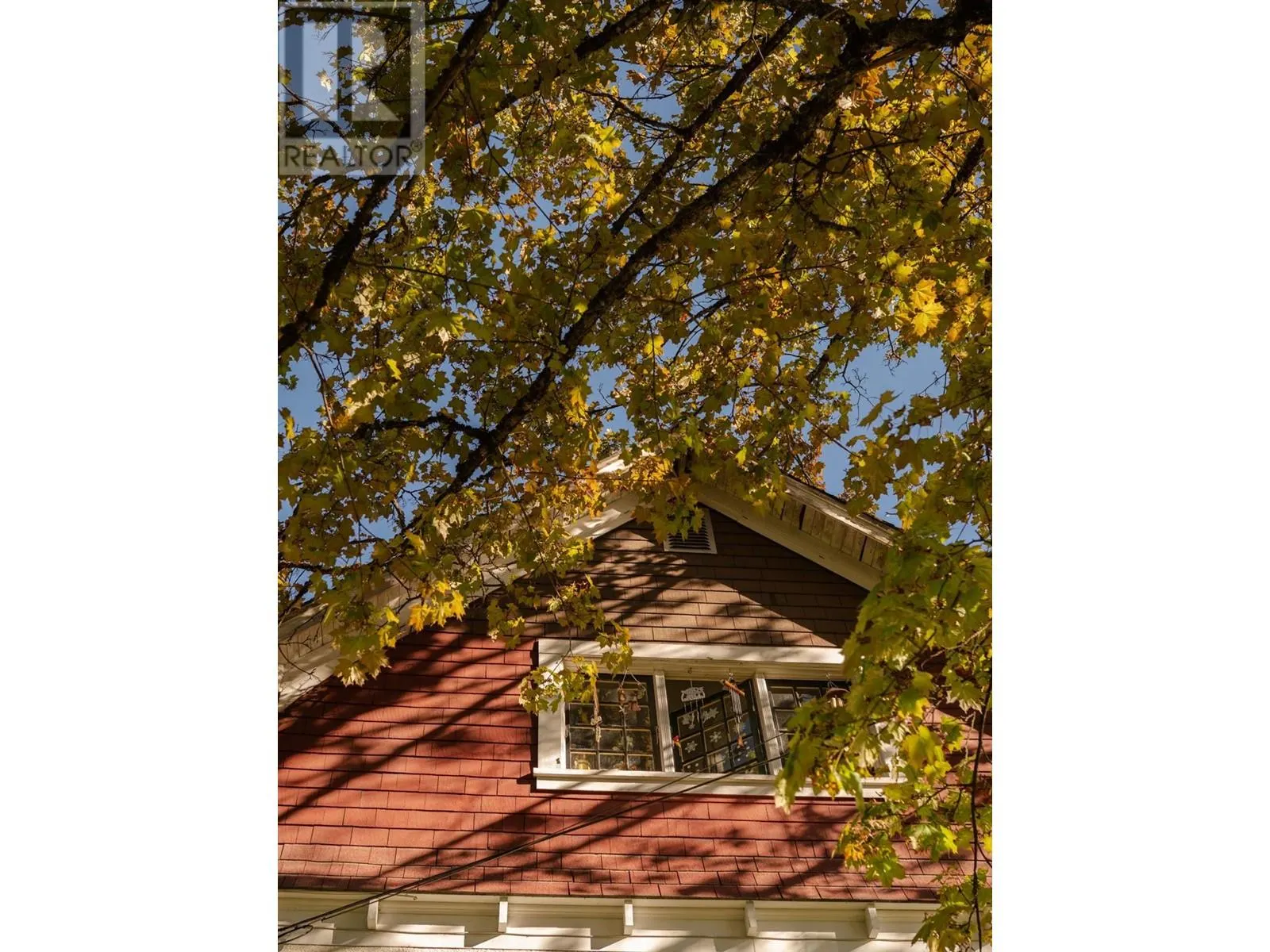 1004 STANLEY Street