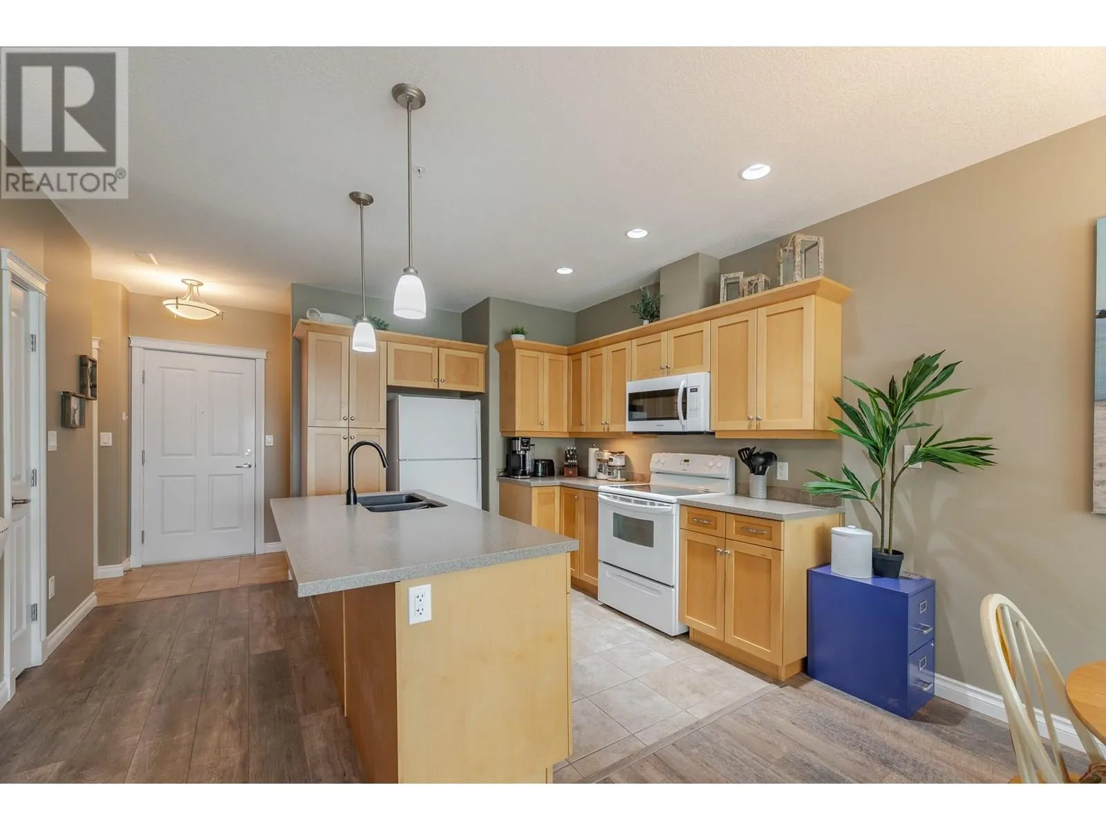3313 Wilson Street Unit# 209