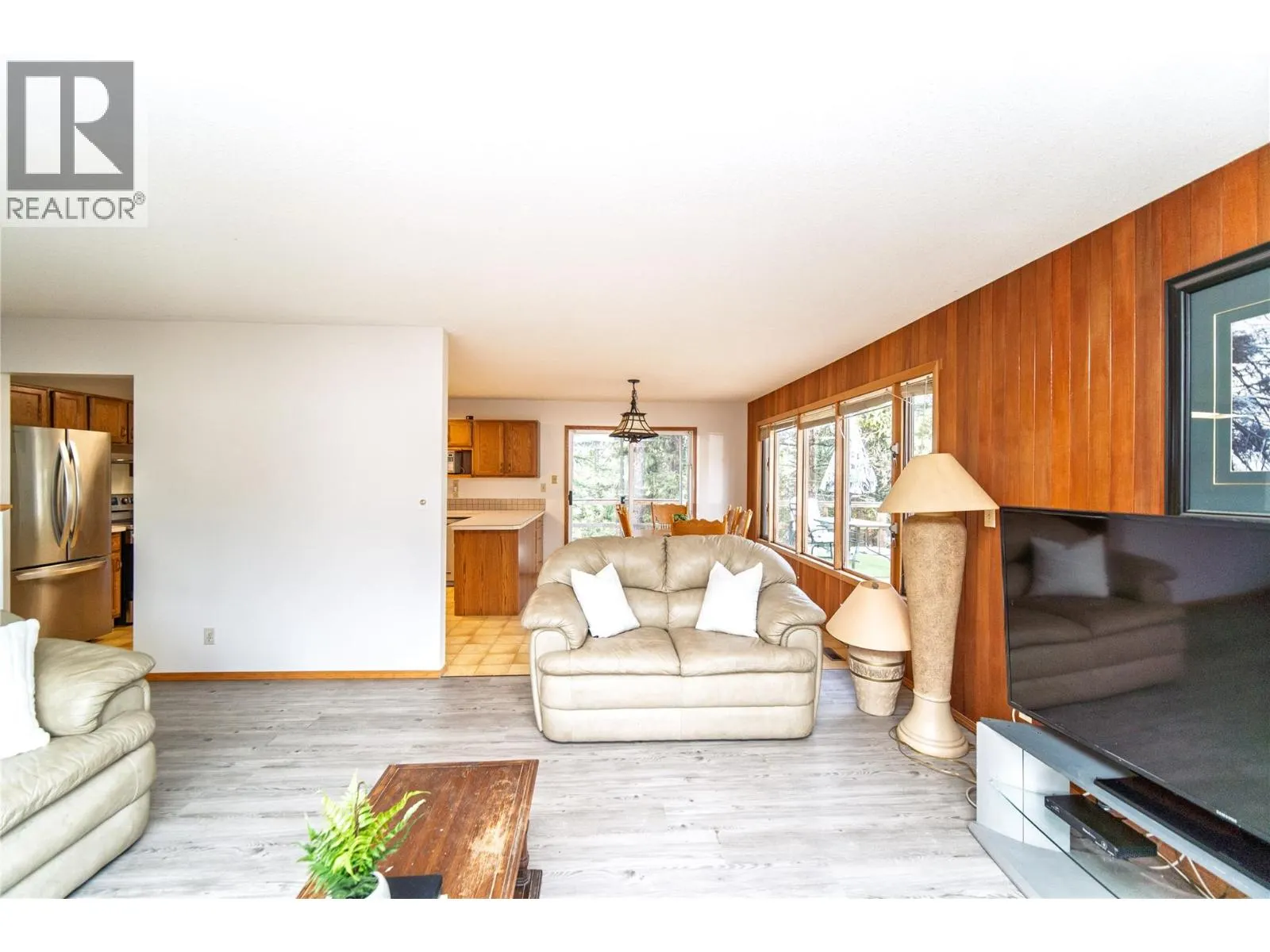 2154 Samuel Cres