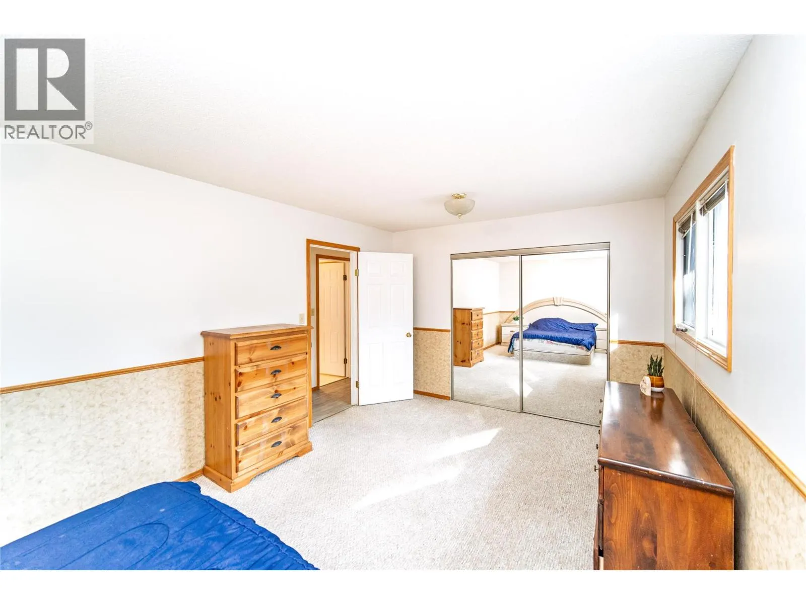 2154 Samuel Cres