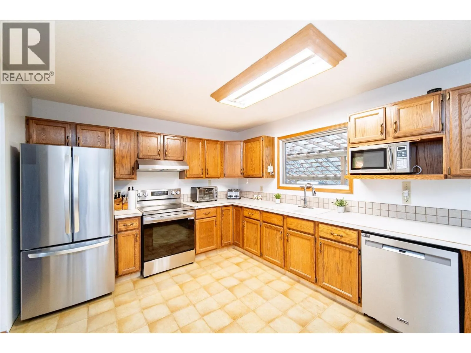 2154 Samuel Cres