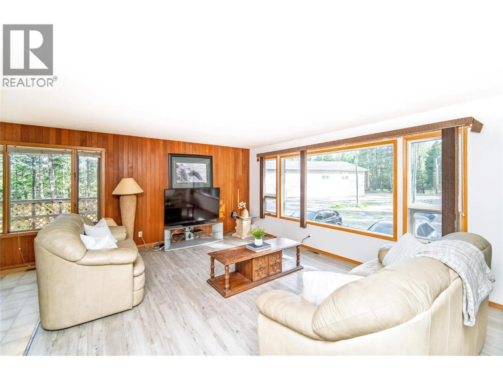 2154 Samuel Cres