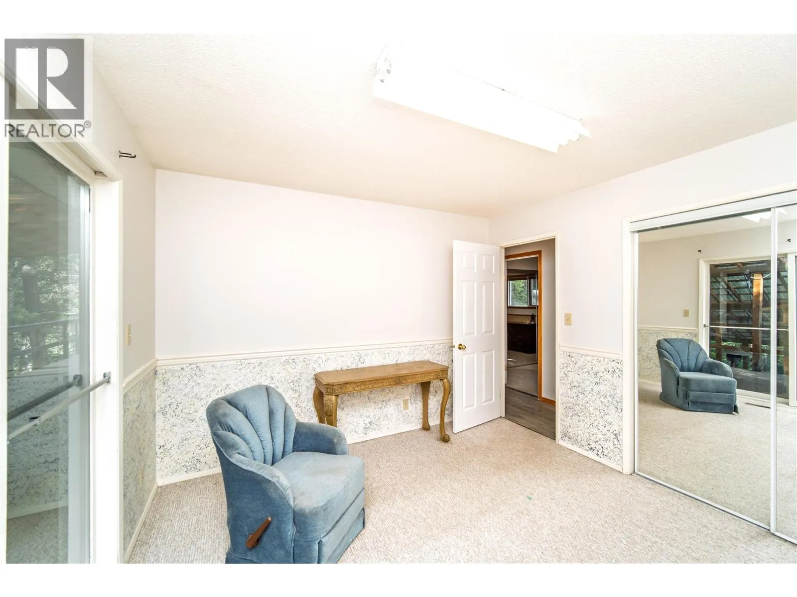 2154 Samuel Cres
