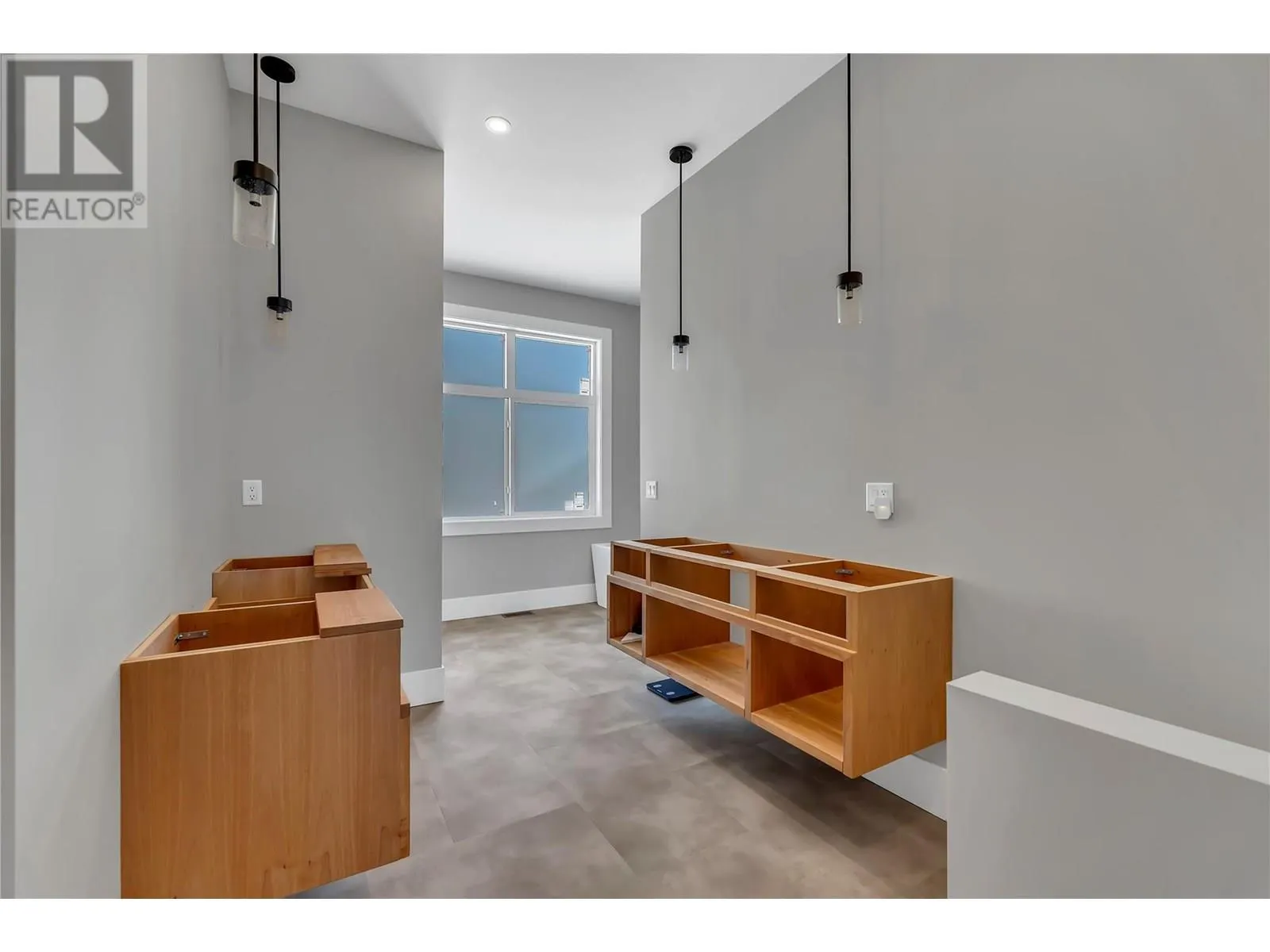 2835 Outlook Way