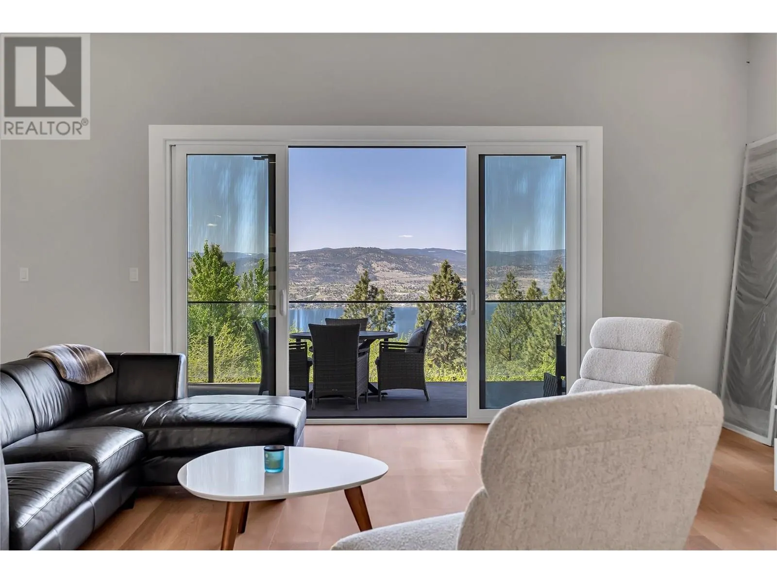 2835 Outlook Way