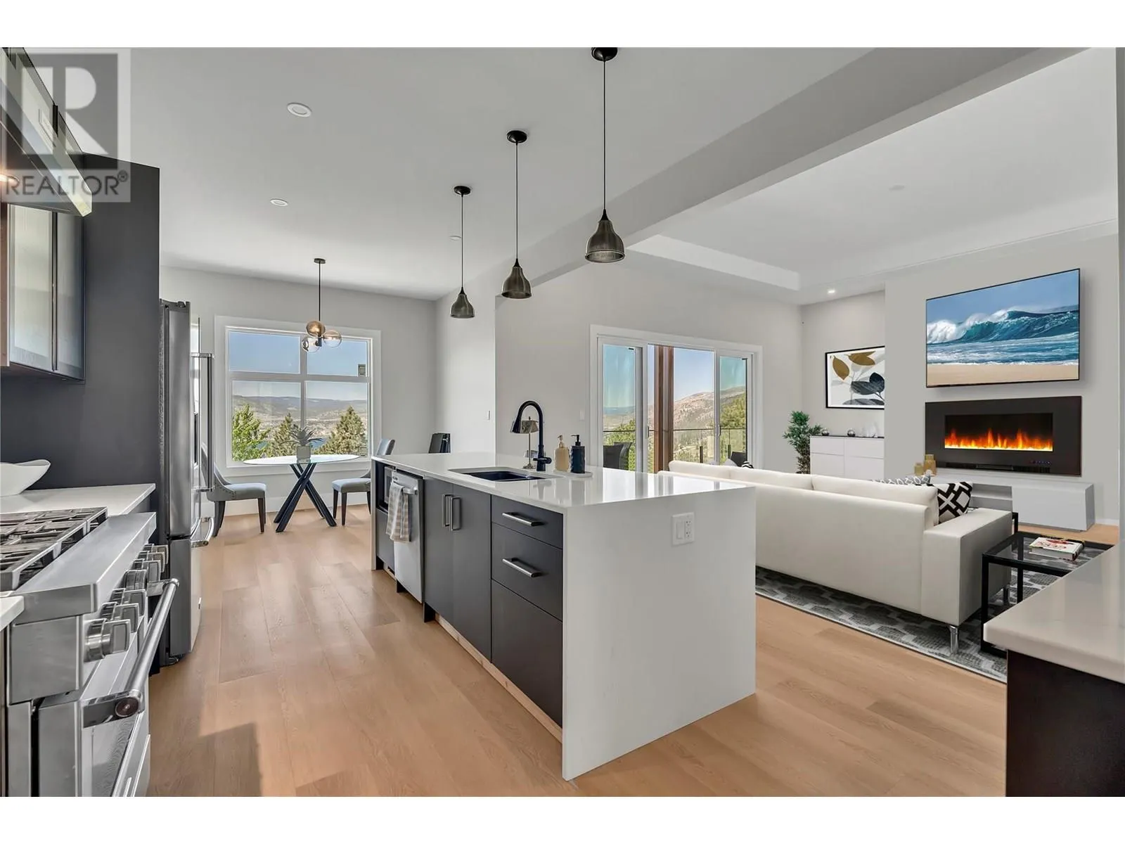 2835 Outlook Way
