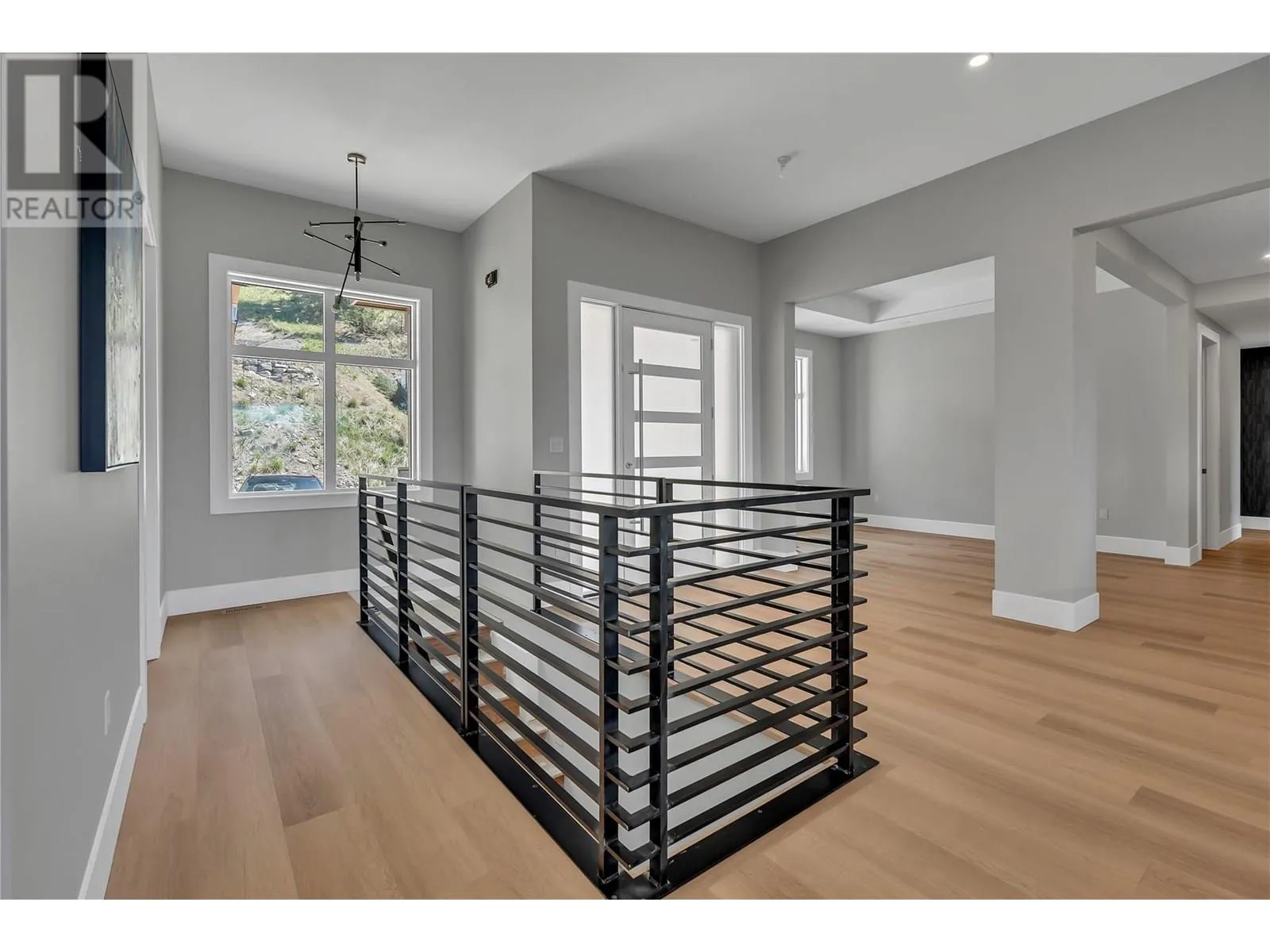 2835 Outlook Way