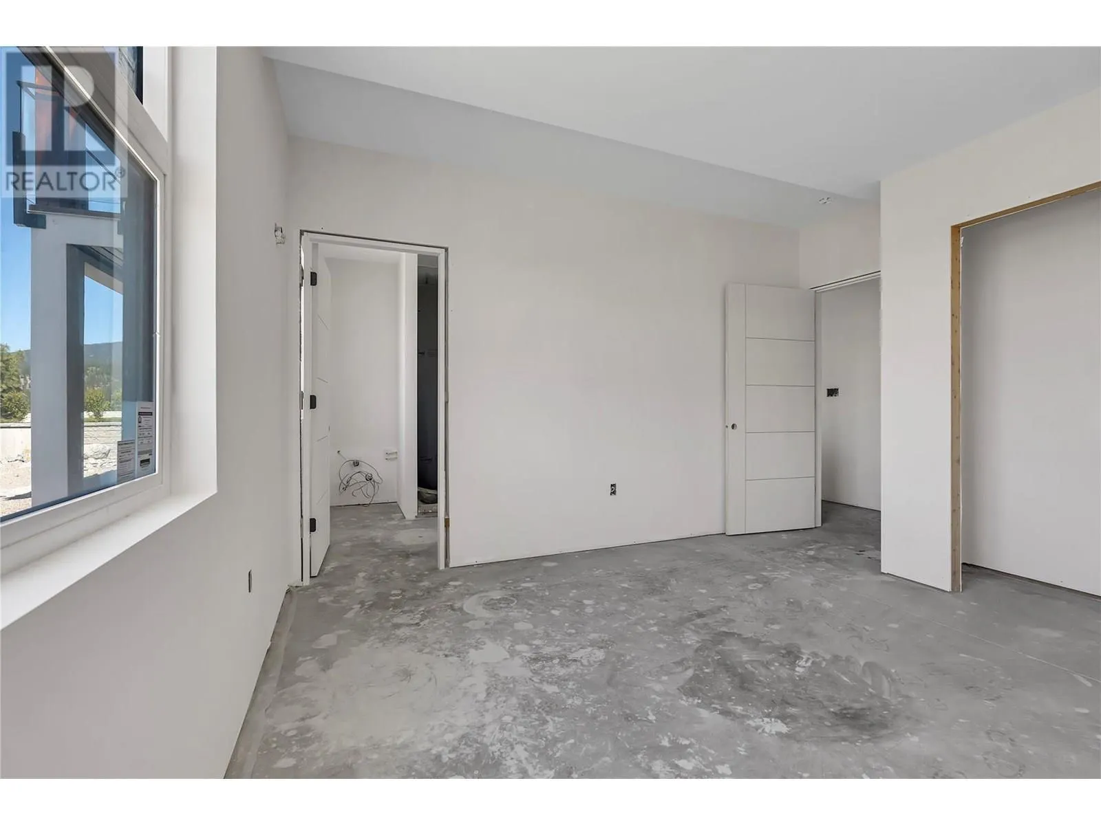2835 Outlook Way