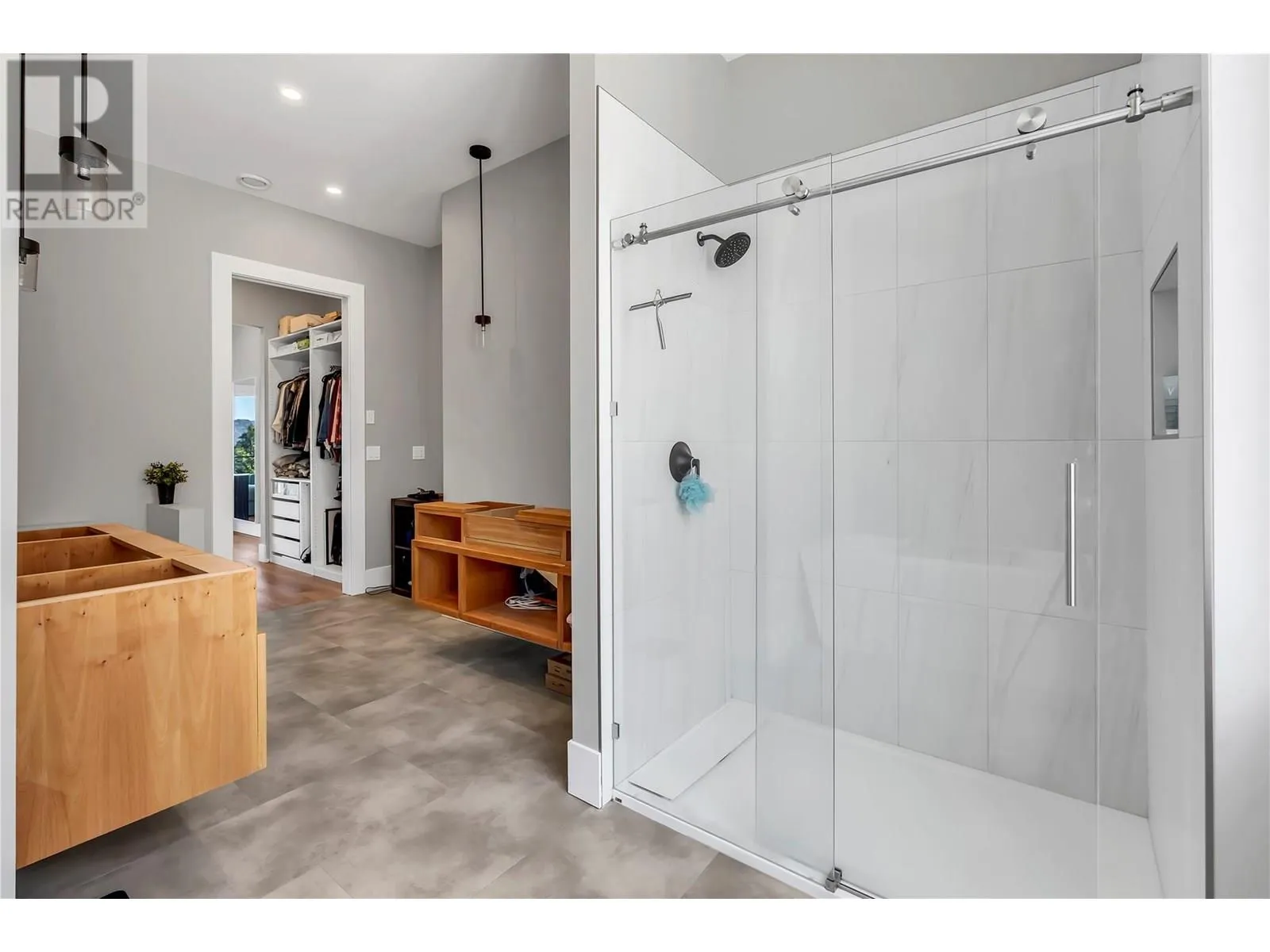 2835 Outlook Way