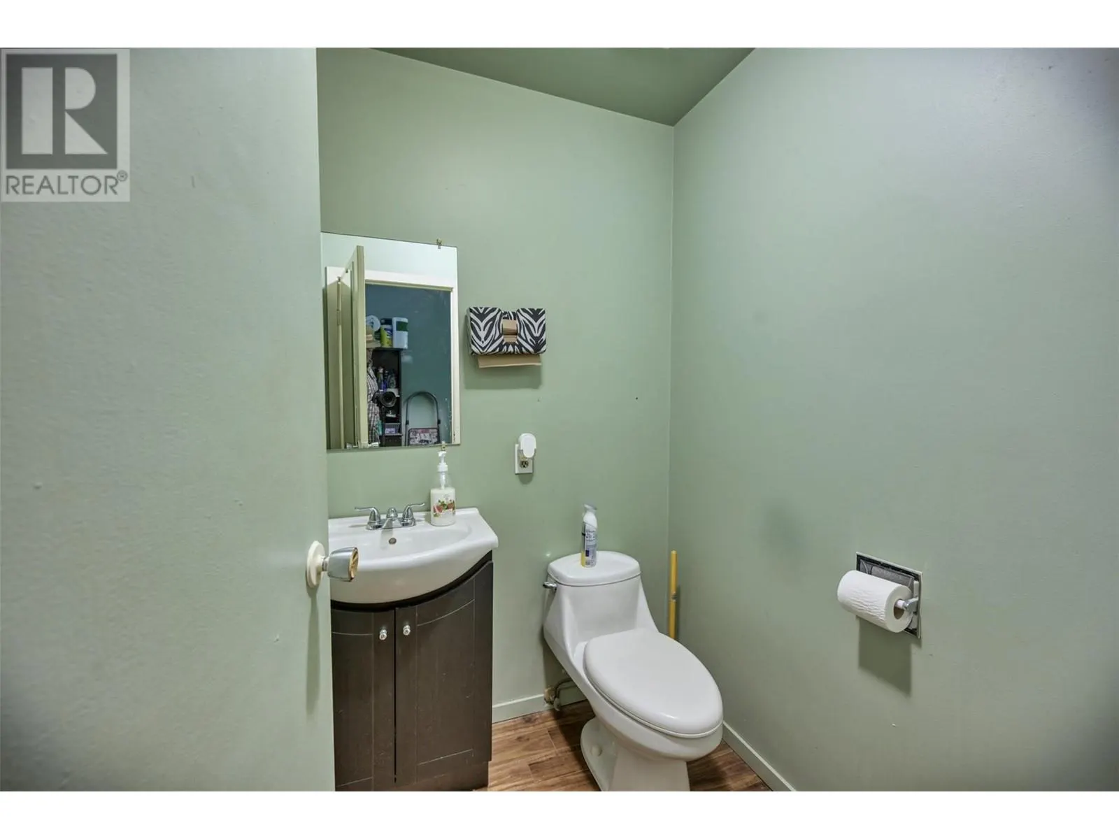 8143 MAIN Street