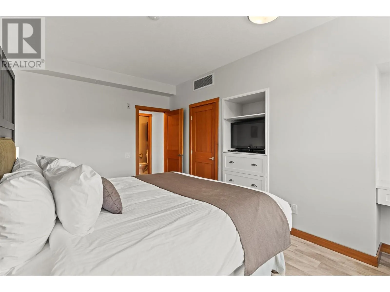 105 Village Centre Court Unit# 426