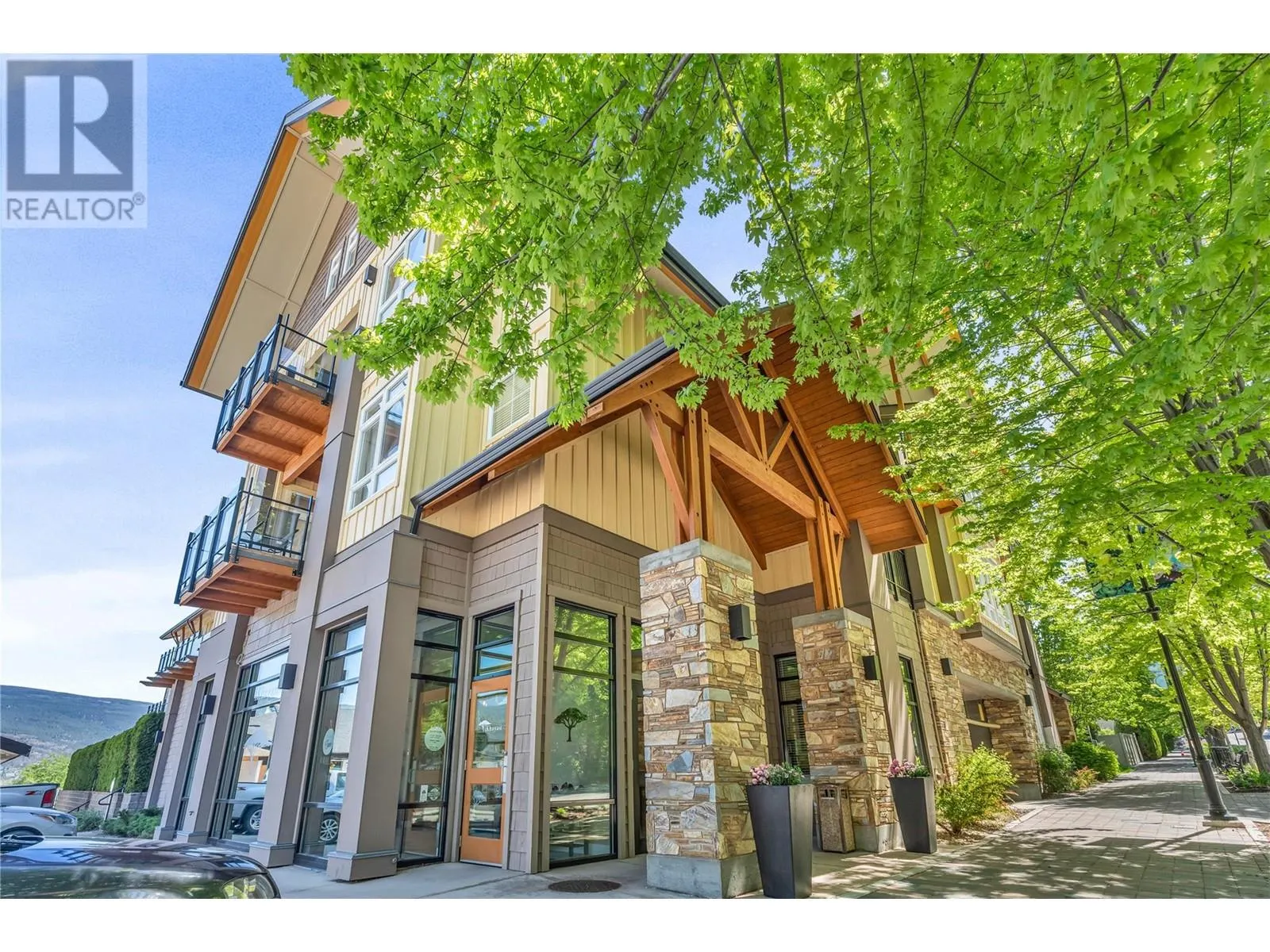 12811 Lakeshore Drive S Unit# 410/411