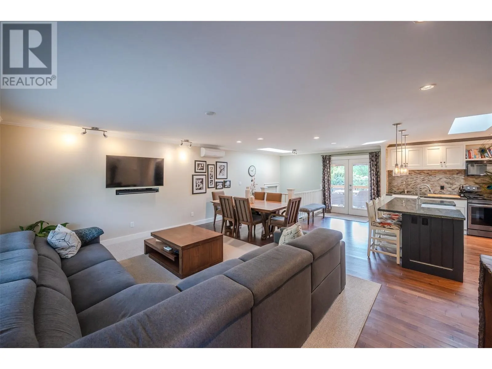 5545 Sawmill Road