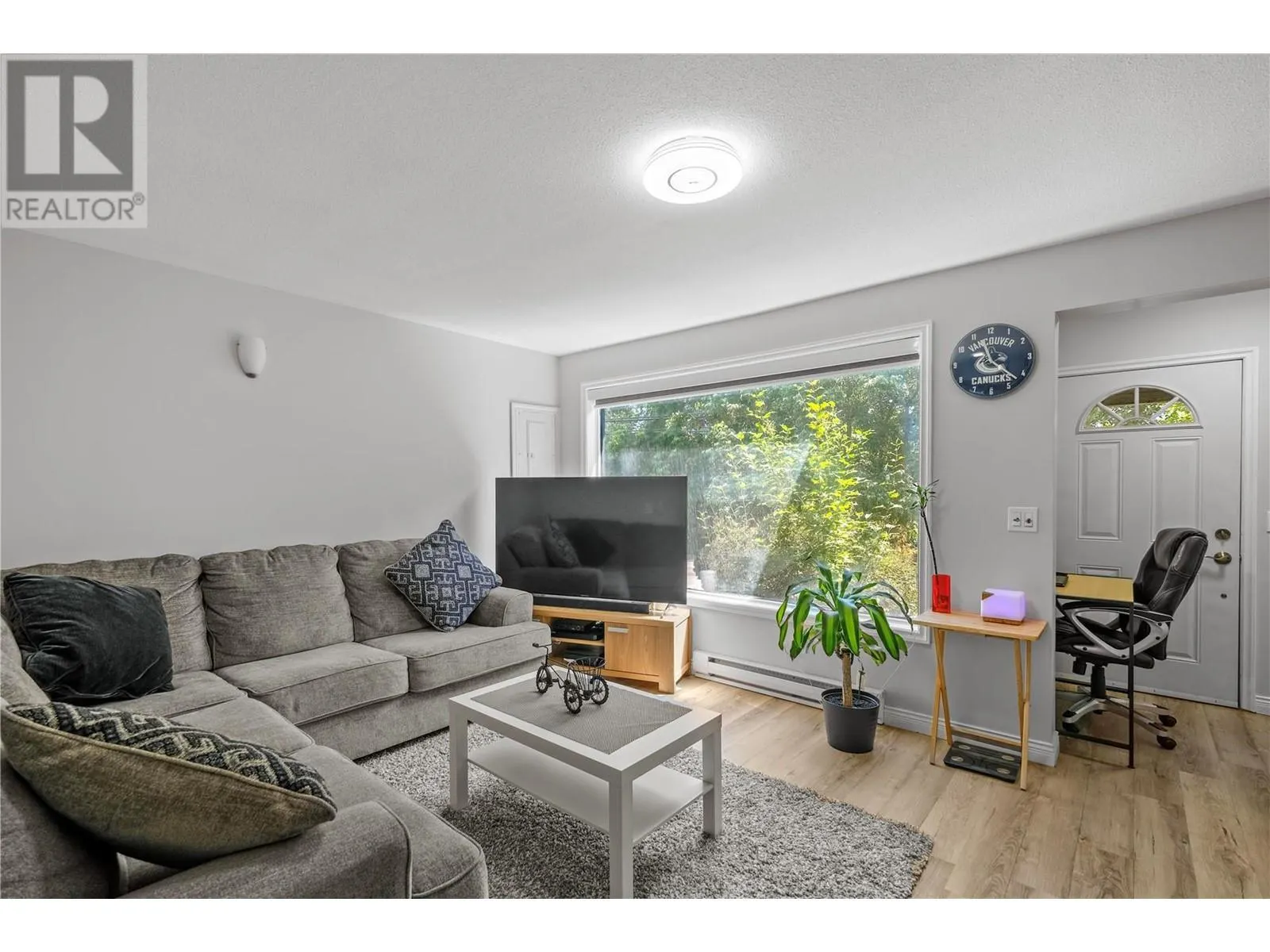 11592 Okanagan Centre Road E