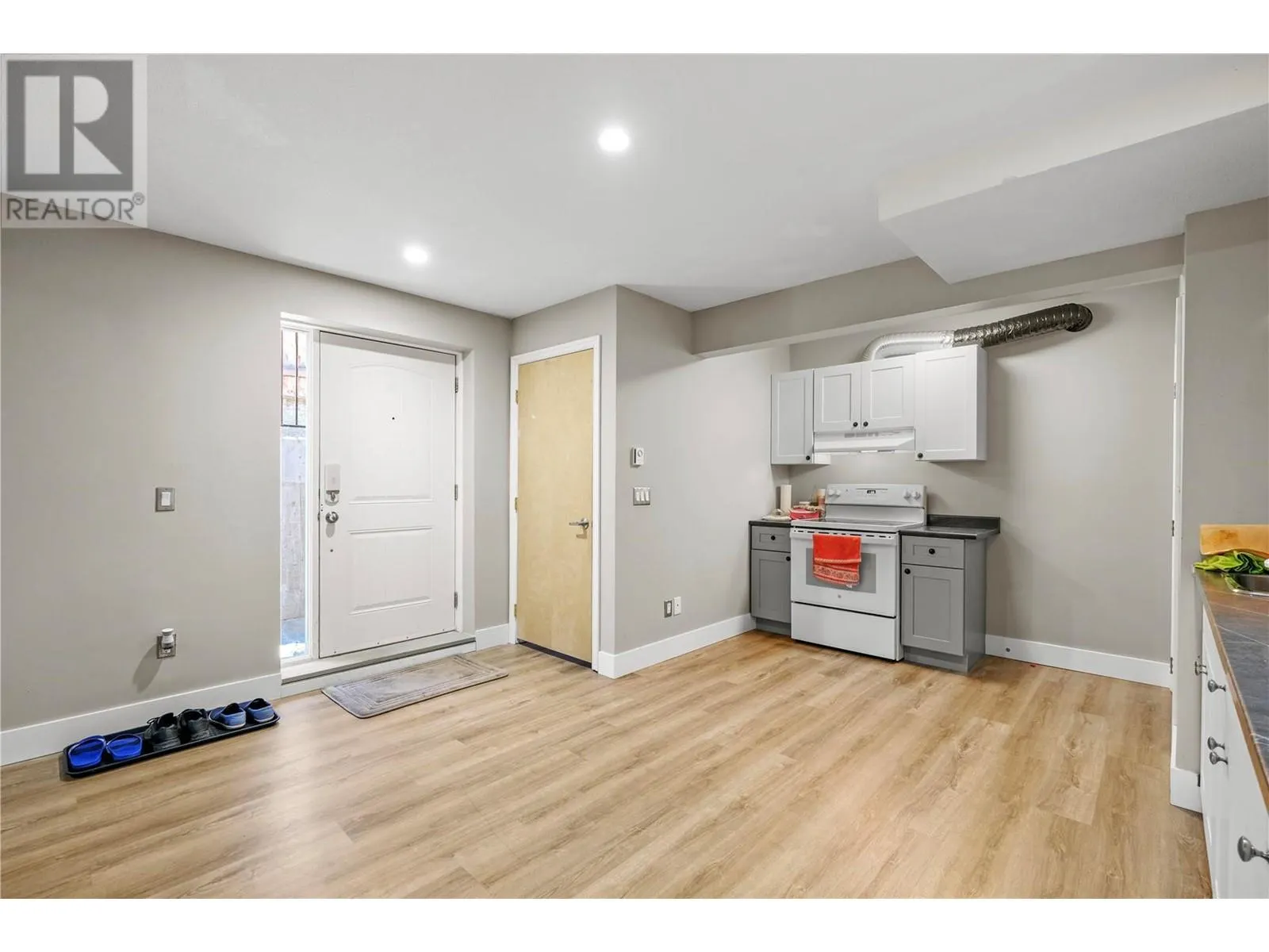 11592 Okanagan Centre Road E