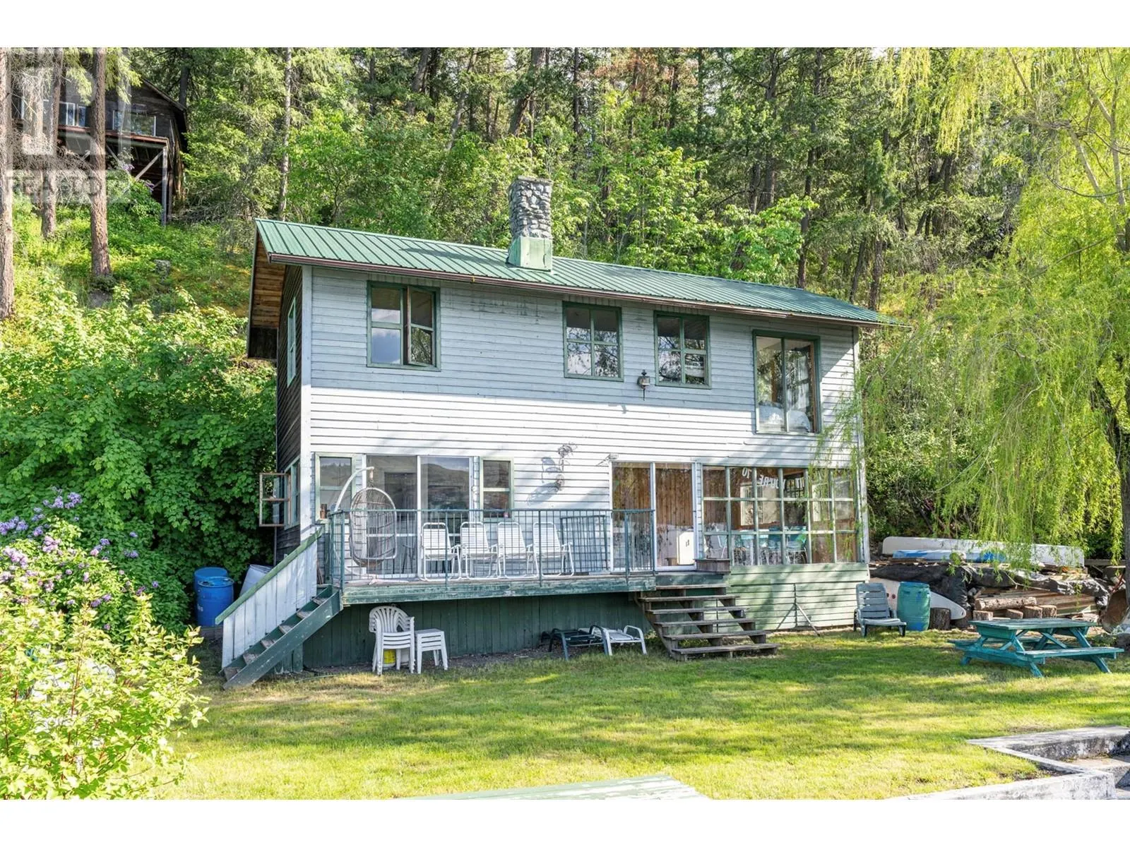5867 Cosens Bay Road