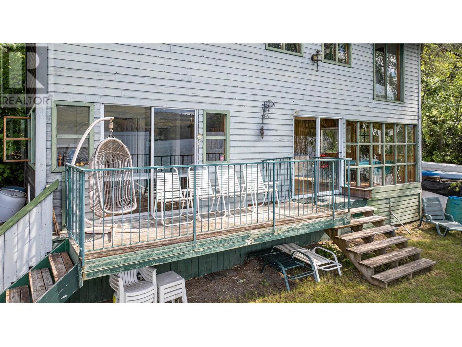 5867 Cosens Bay Road