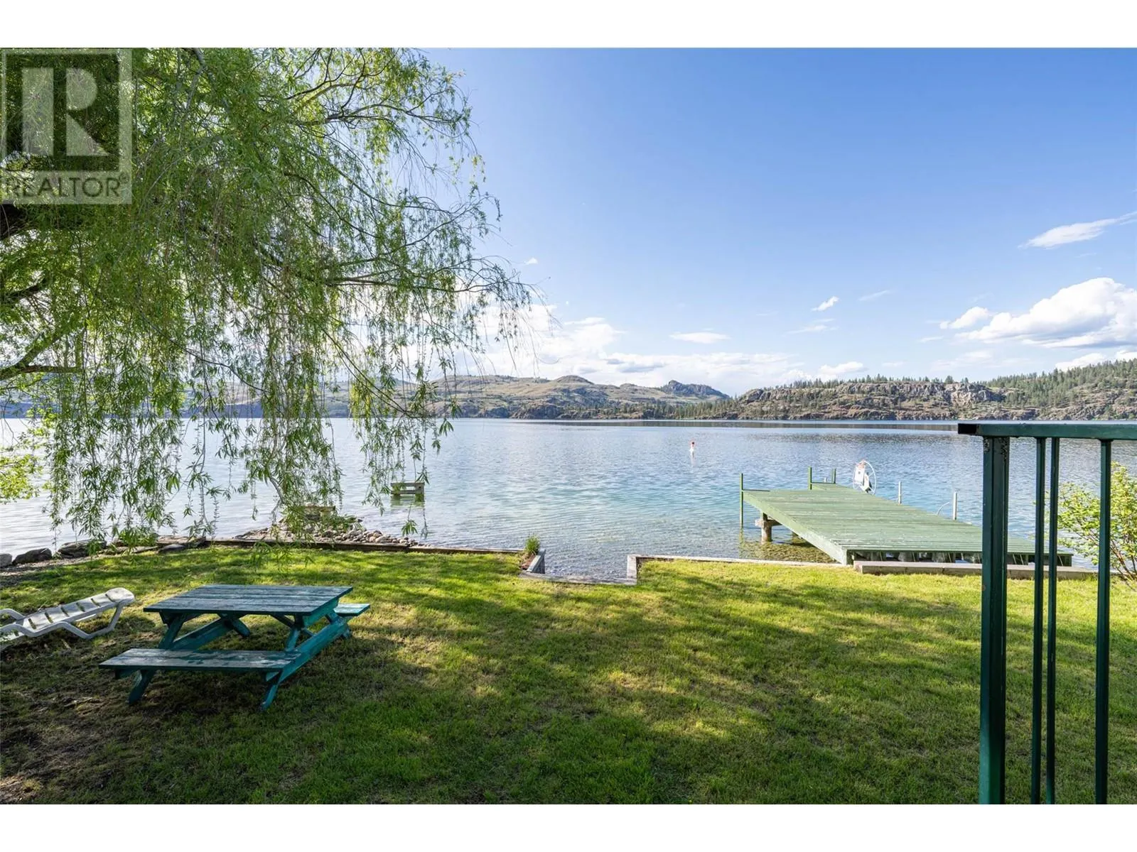 5867 Cosens Bay Road