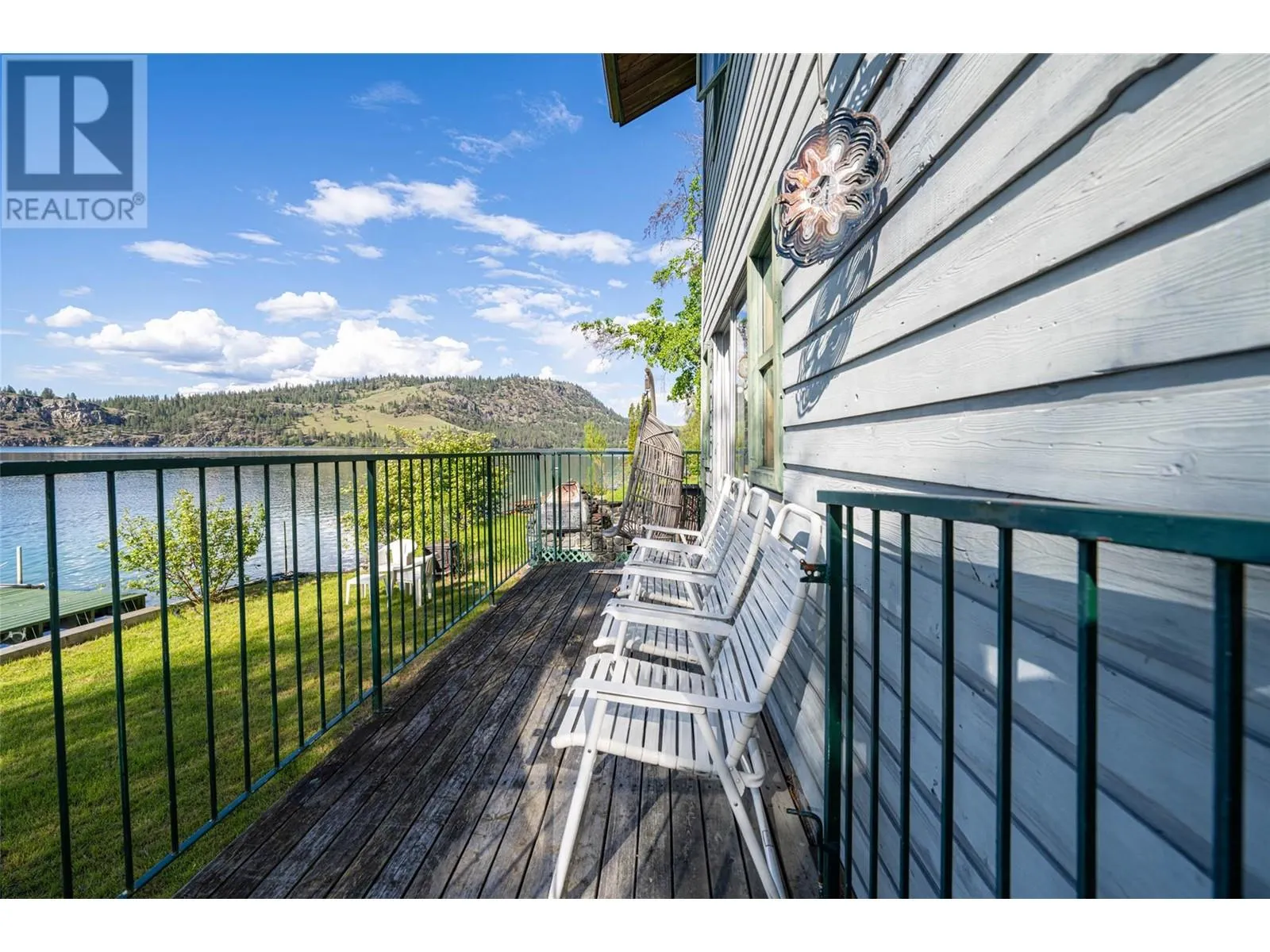 5867 Cosens Bay Road