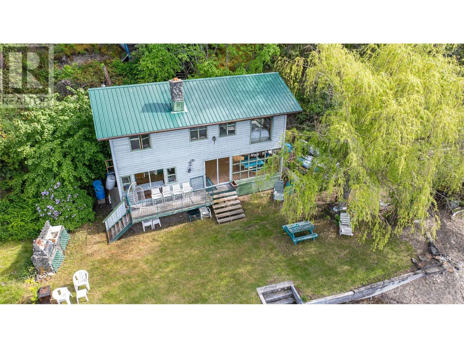 5867 Cosens Bay Road