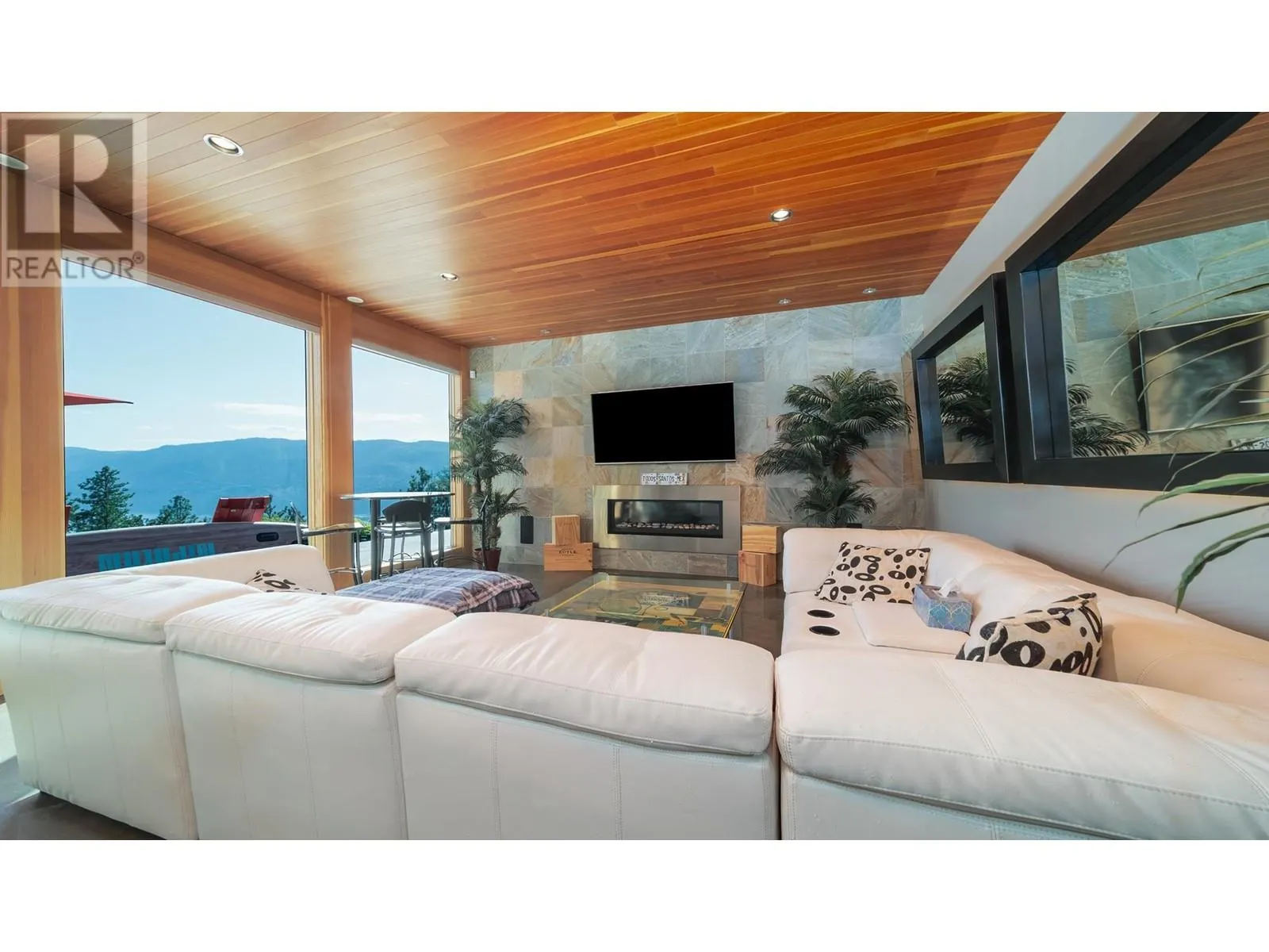13889 Ogilvey Lane