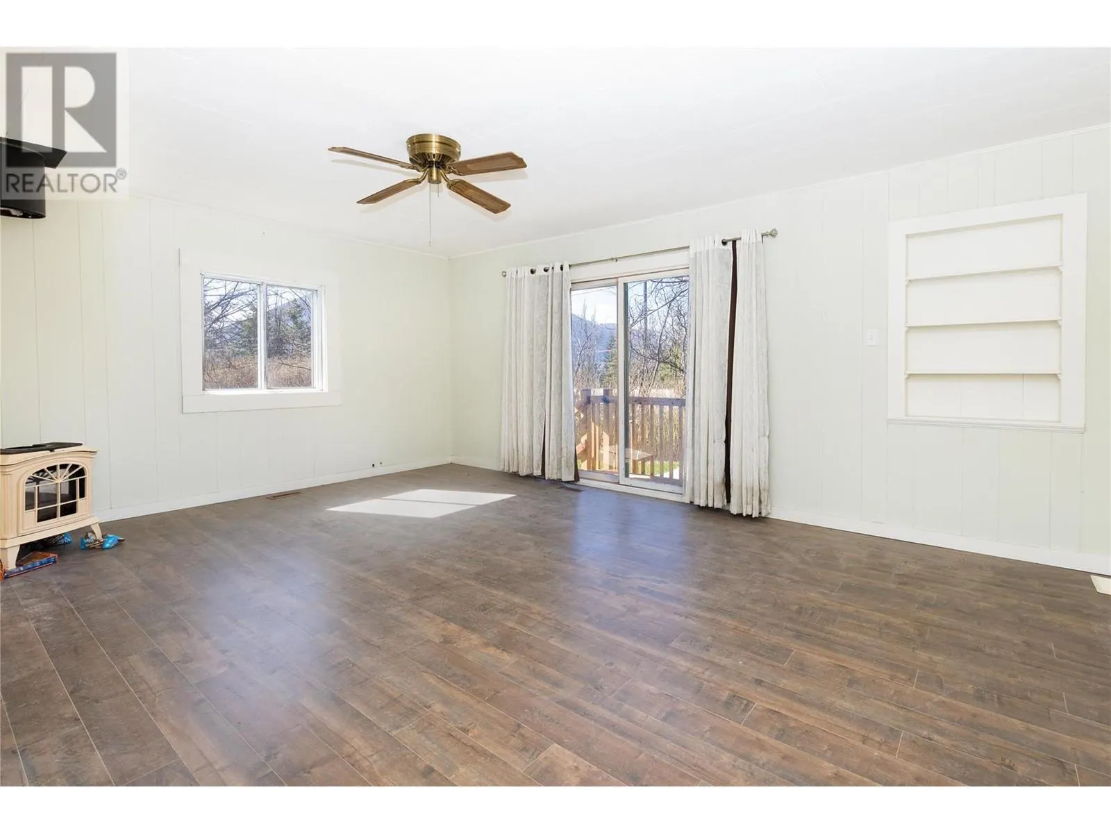 4251 Mikkelson Frontage Road