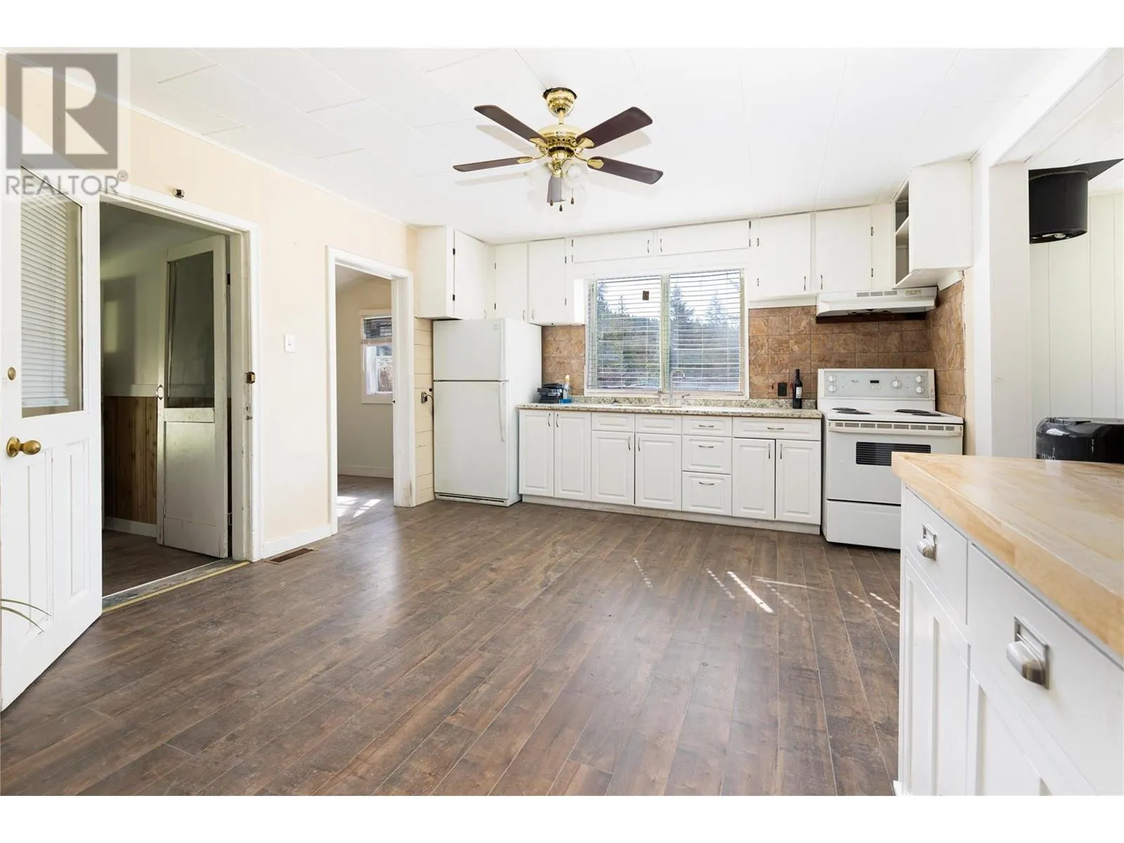 4251 Mikkelson Frontage Road