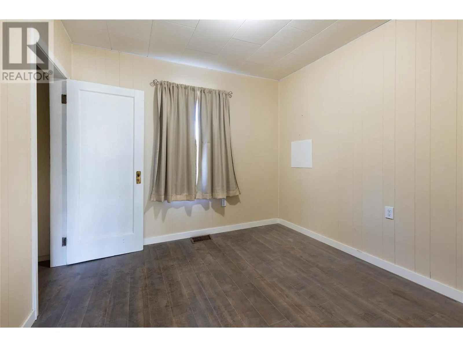 4251 Mikkelson Frontage Road