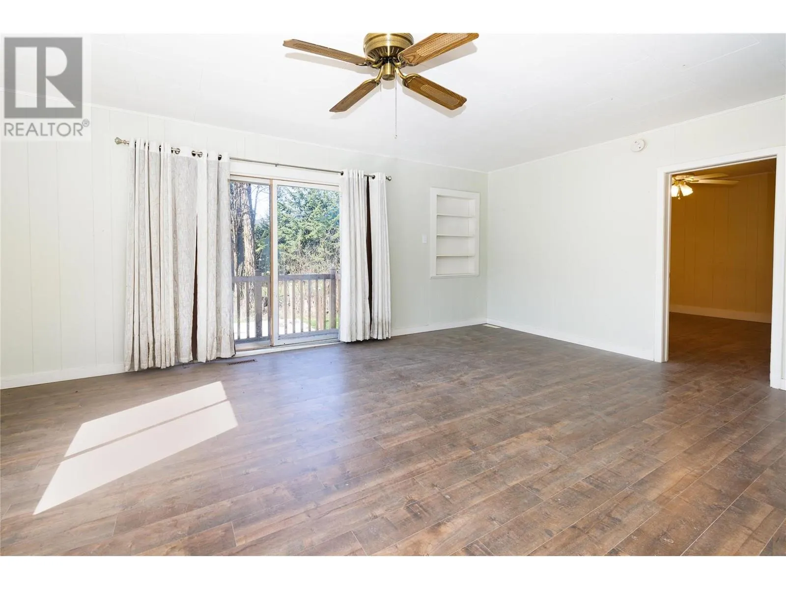 4251 Mikkelson Frontage Road