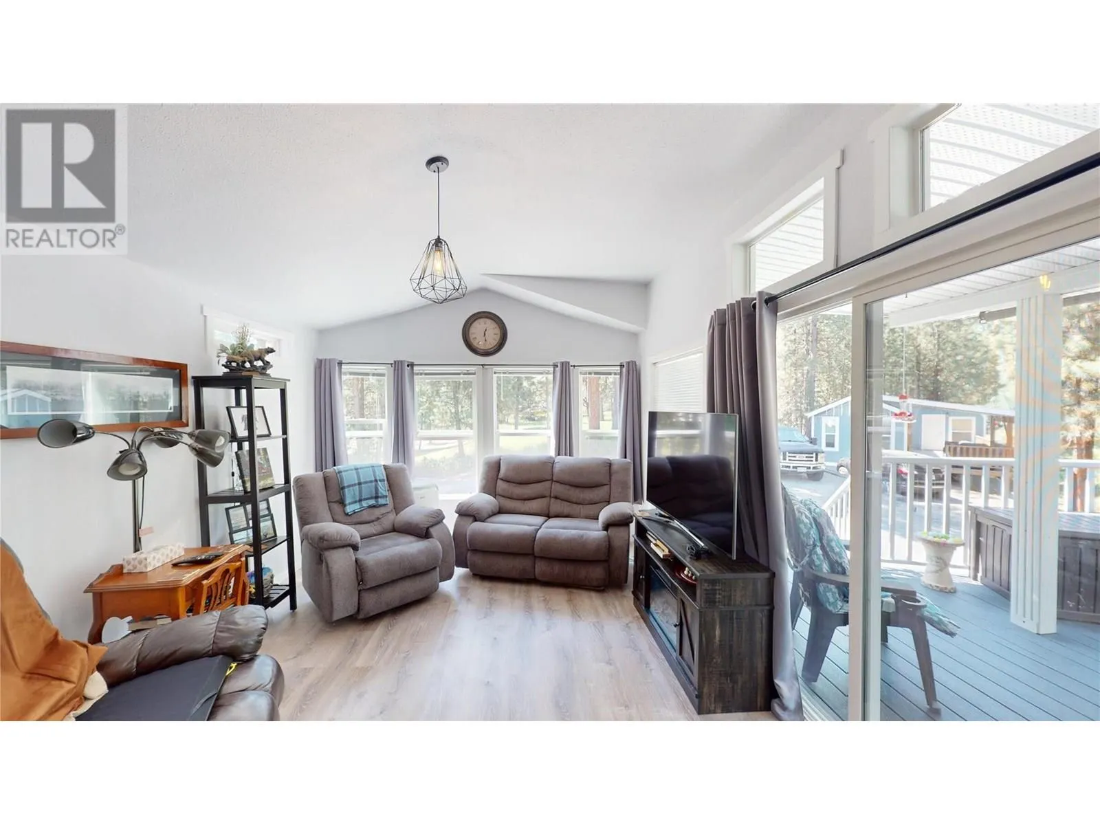 3320 Theatre Road N Unit# 5