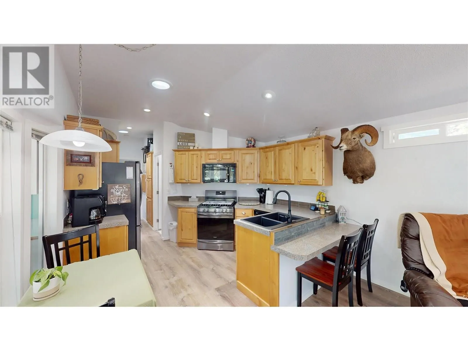 3320 Theatre Road N Unit# 5