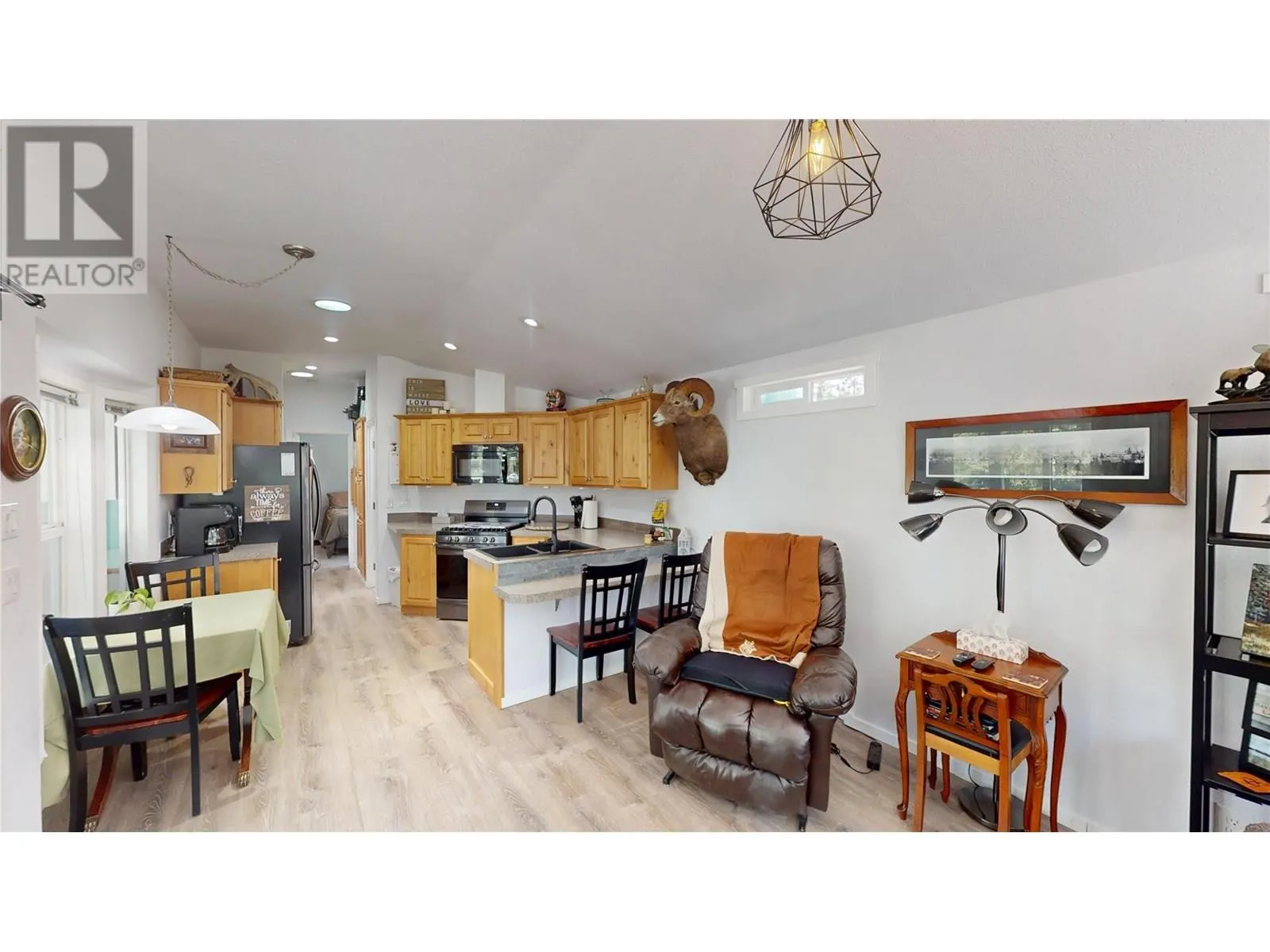 3320 Theatre Road N Unit# 5