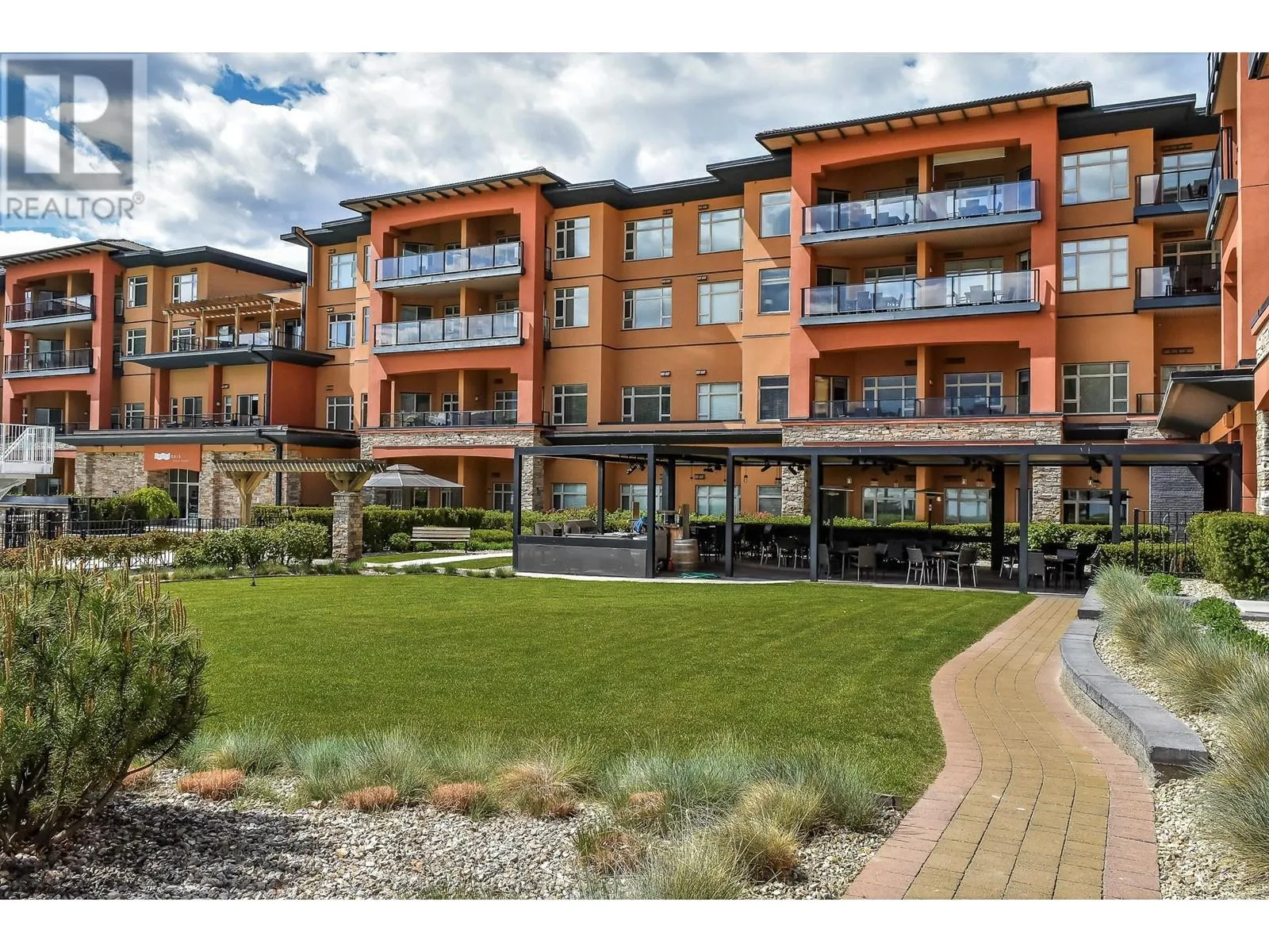 15 Park Place Unit# 413