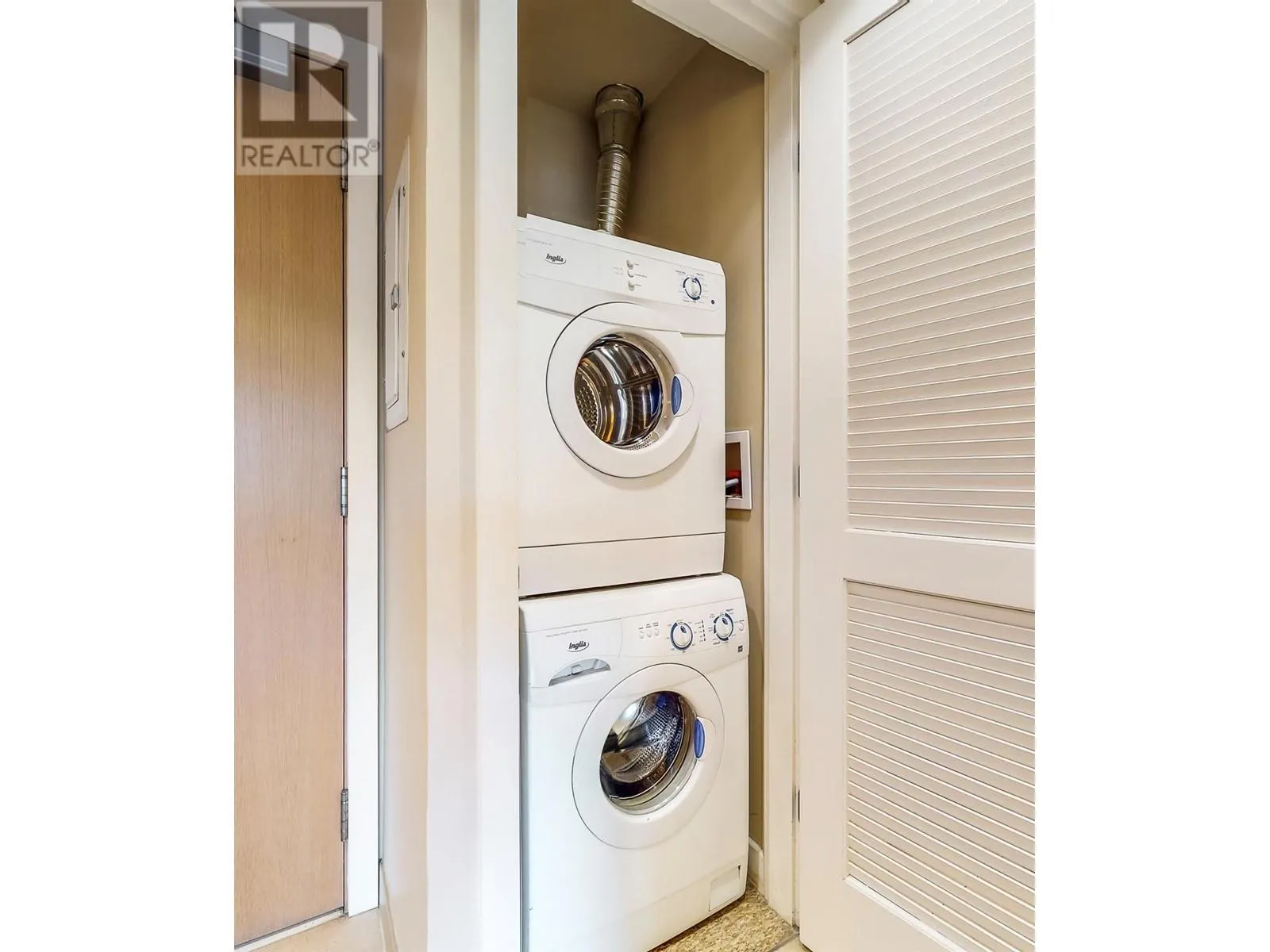 15 Park Place Unit# 413