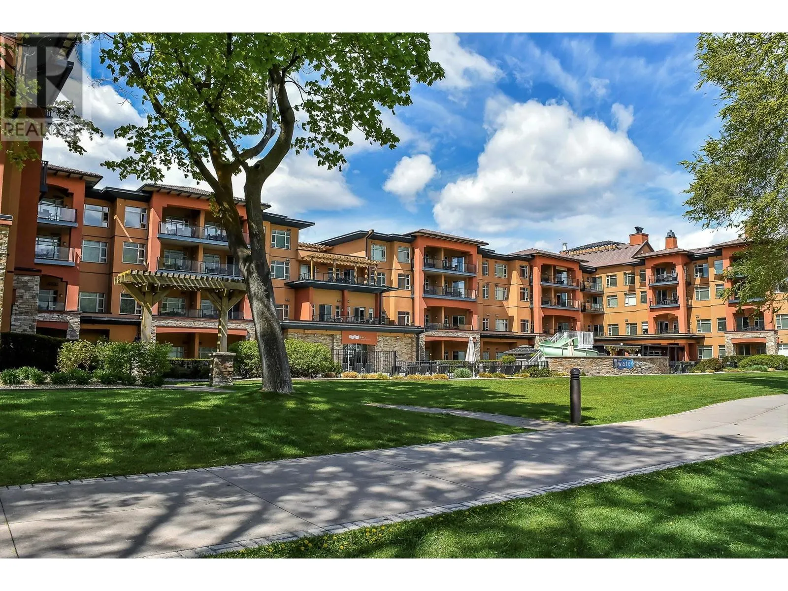 15 Park Place Unit# 413