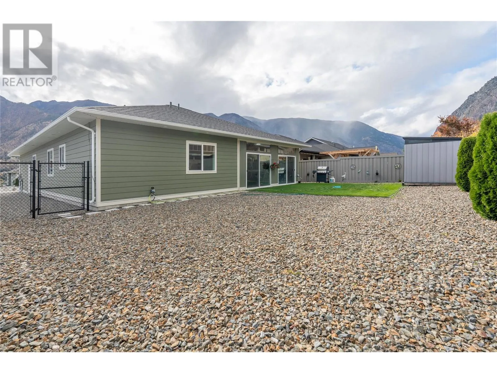 324 K VIEW Crescent