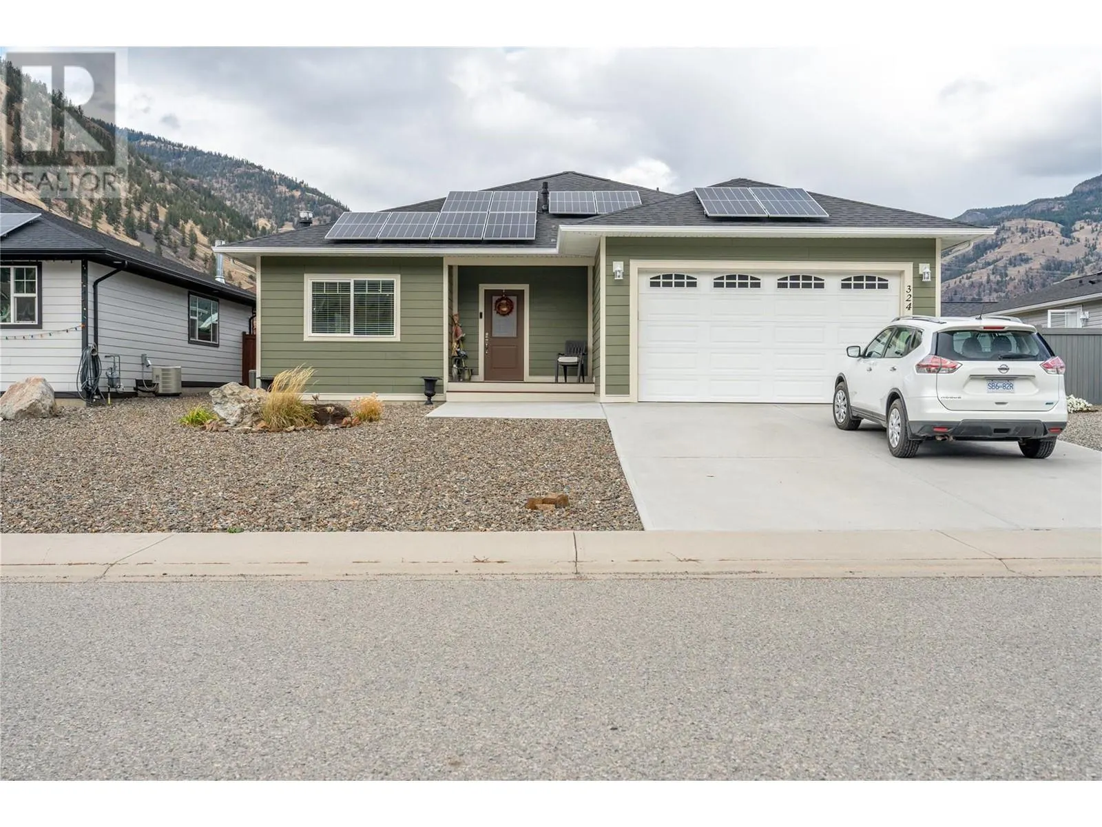 324 K VIEW Crescent