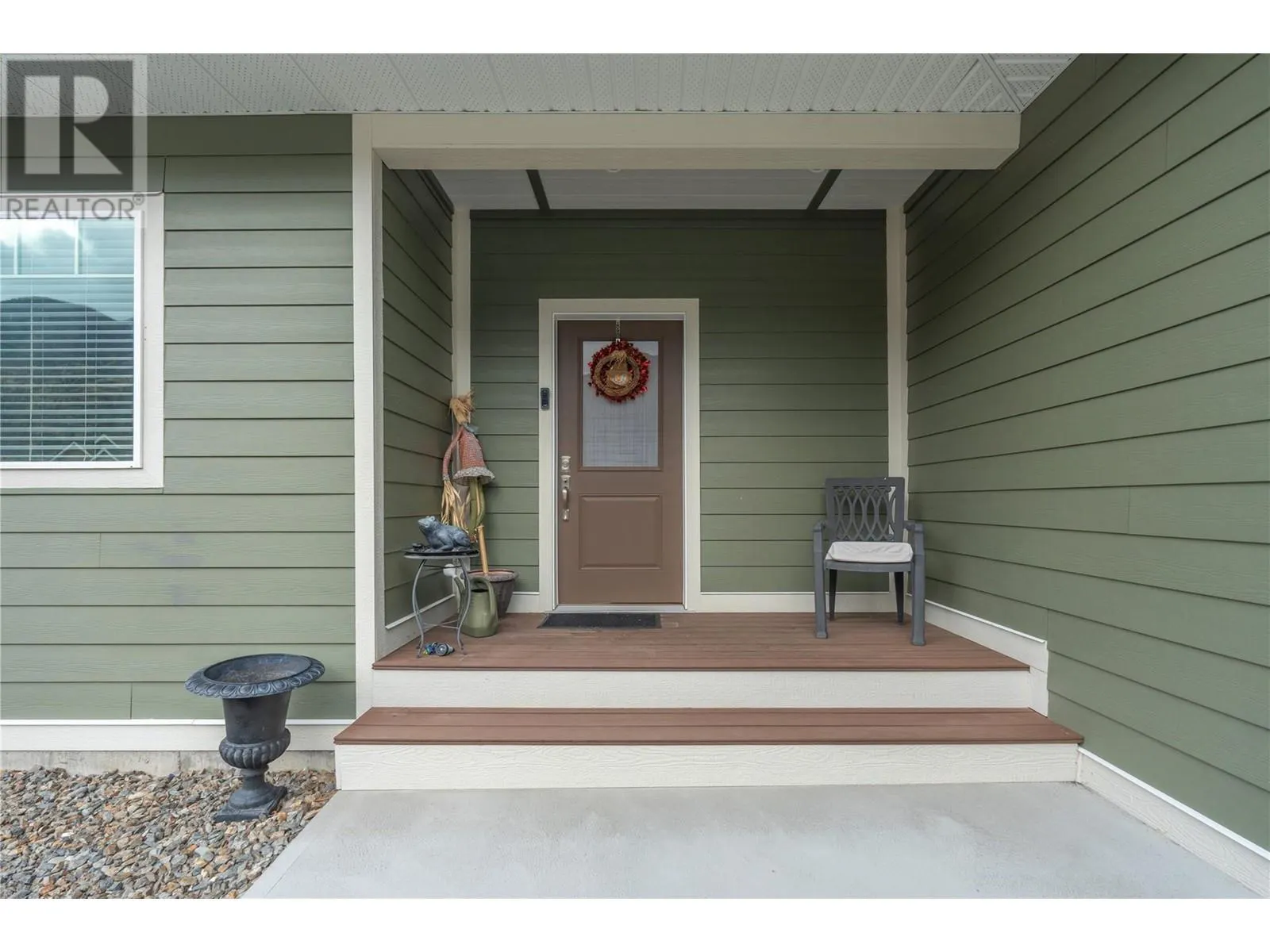324 K VIEW Crescent
