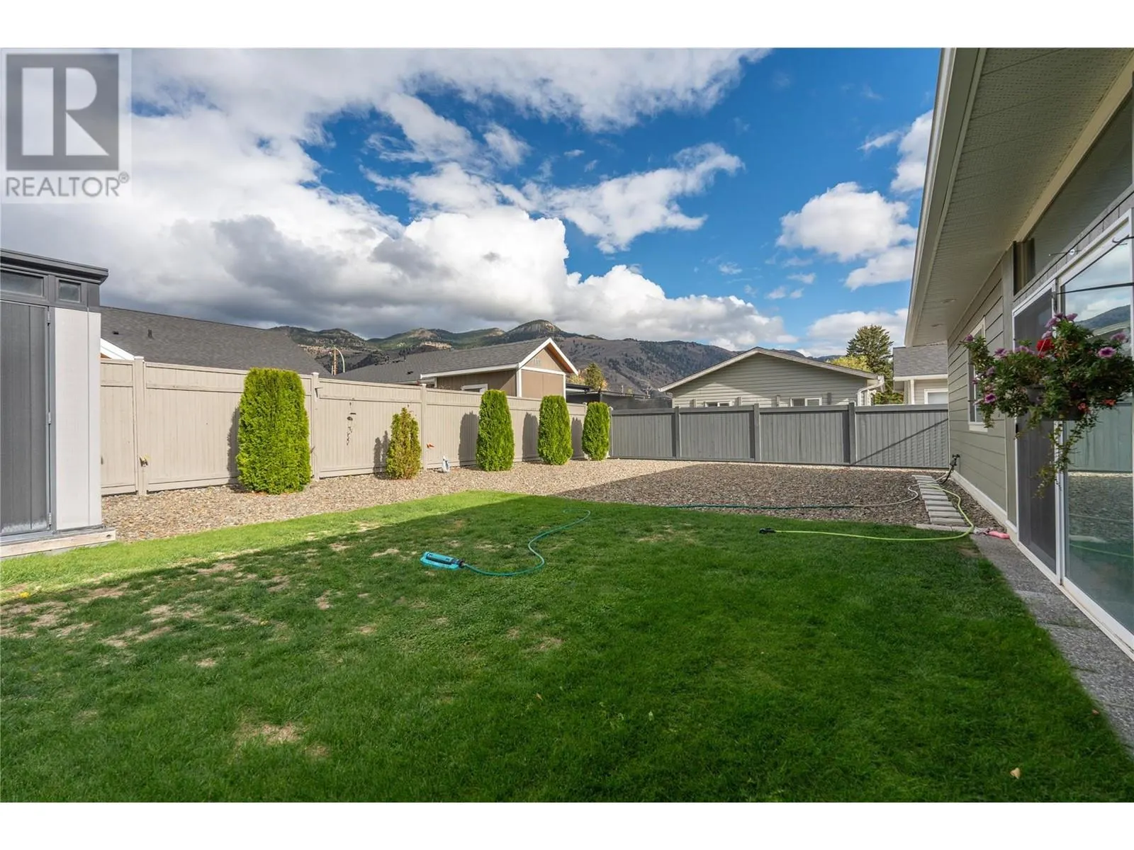 324 K VIEW Crescent