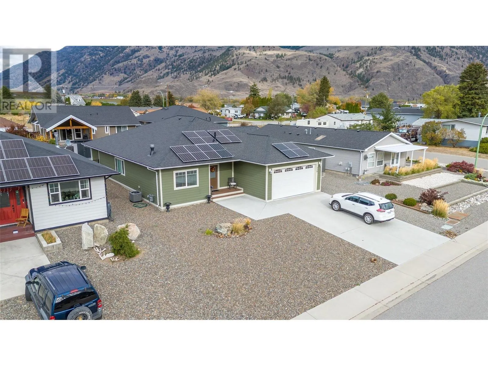324 K VIEW Crescent
